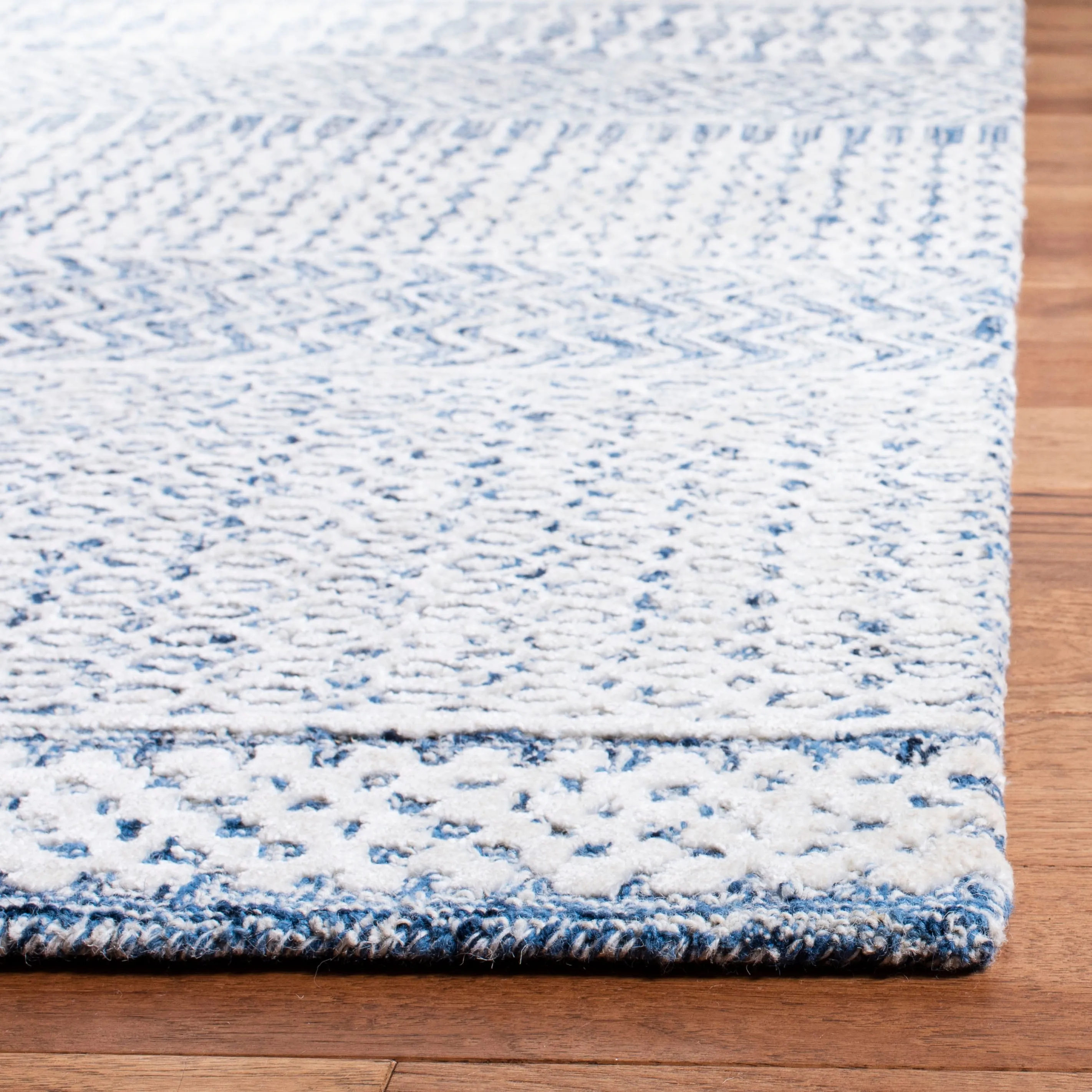 SAFAVIEH Handmade Glamour Shag Modern Viscose Rug