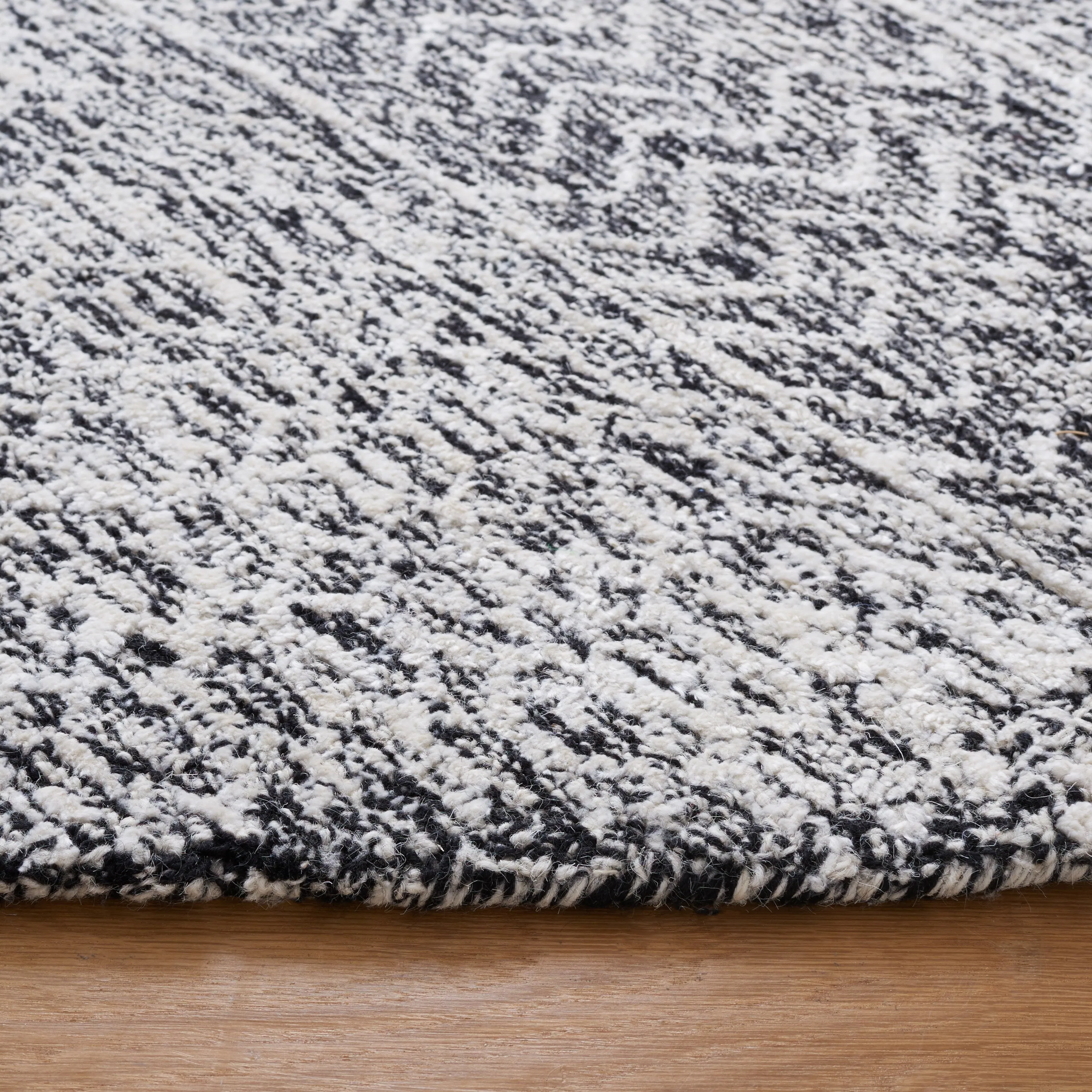 SAFAVIEH Handmade Glamour Shag Modern Viscose Rug
