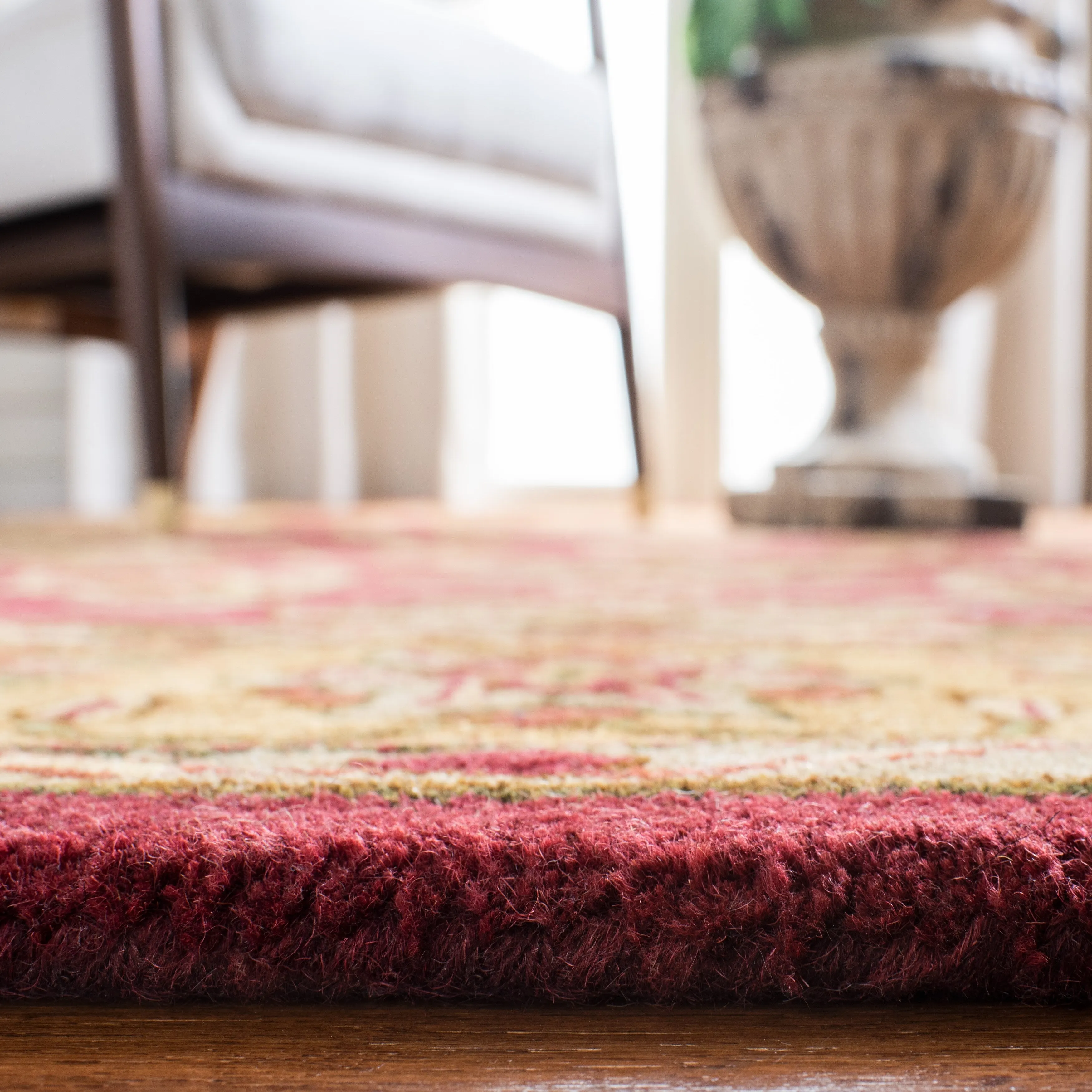 SAFAVIEH Handmade Golden Effie Tomika Traditional Oriental Wool Rug