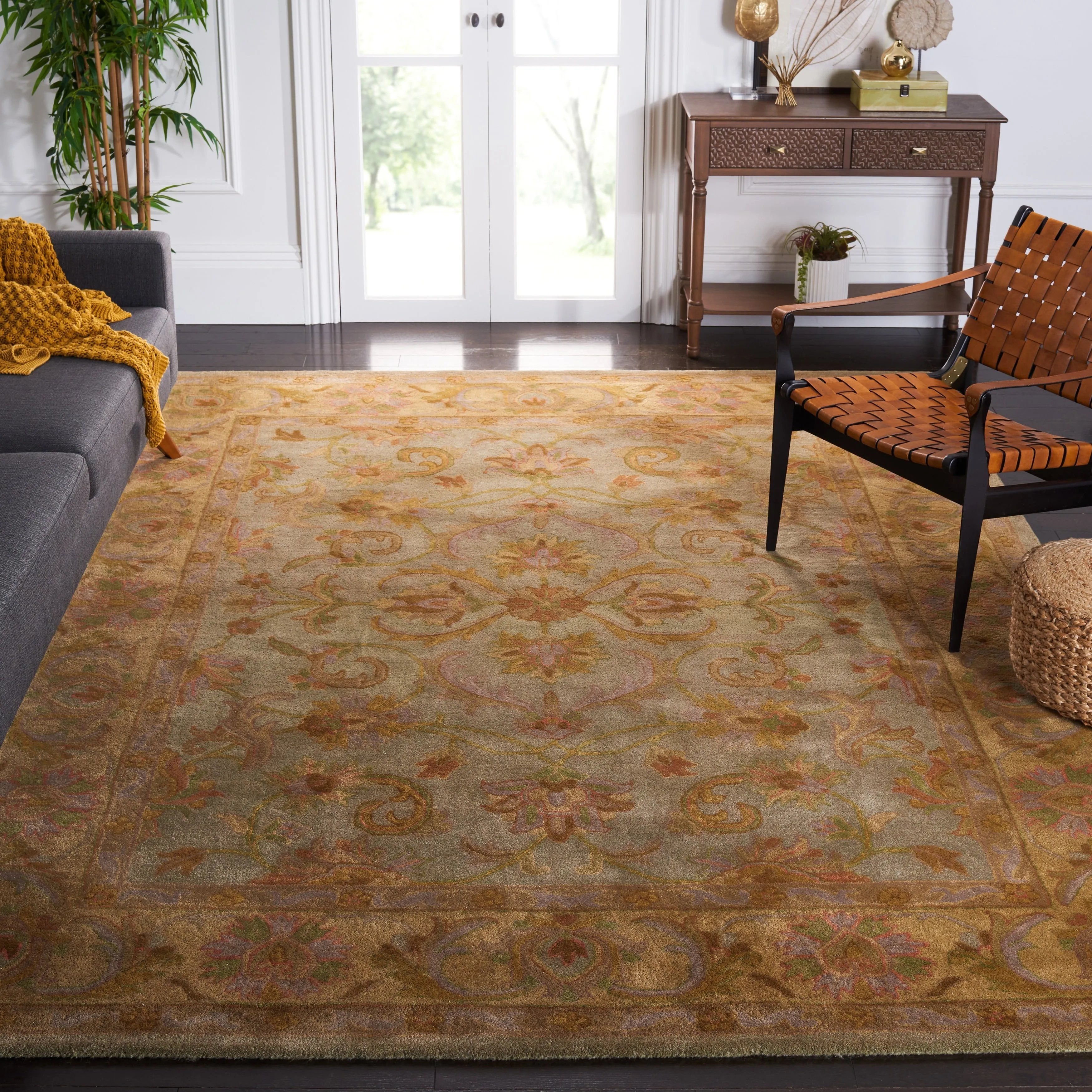 SAFAVIEH. Handmade Heritage Byzantium Traditional Oriental Wool Rug