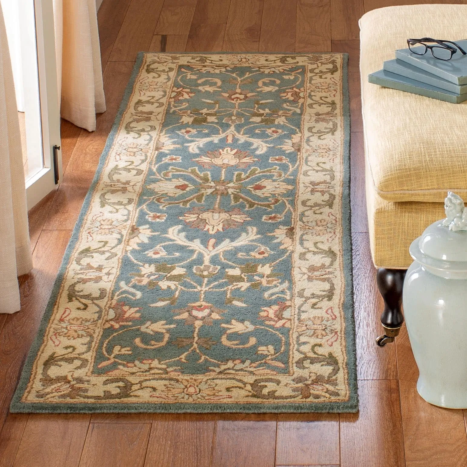 SAFAVIEH. Handmade Heritage Byzantium Traditional Oriental Wool Rug