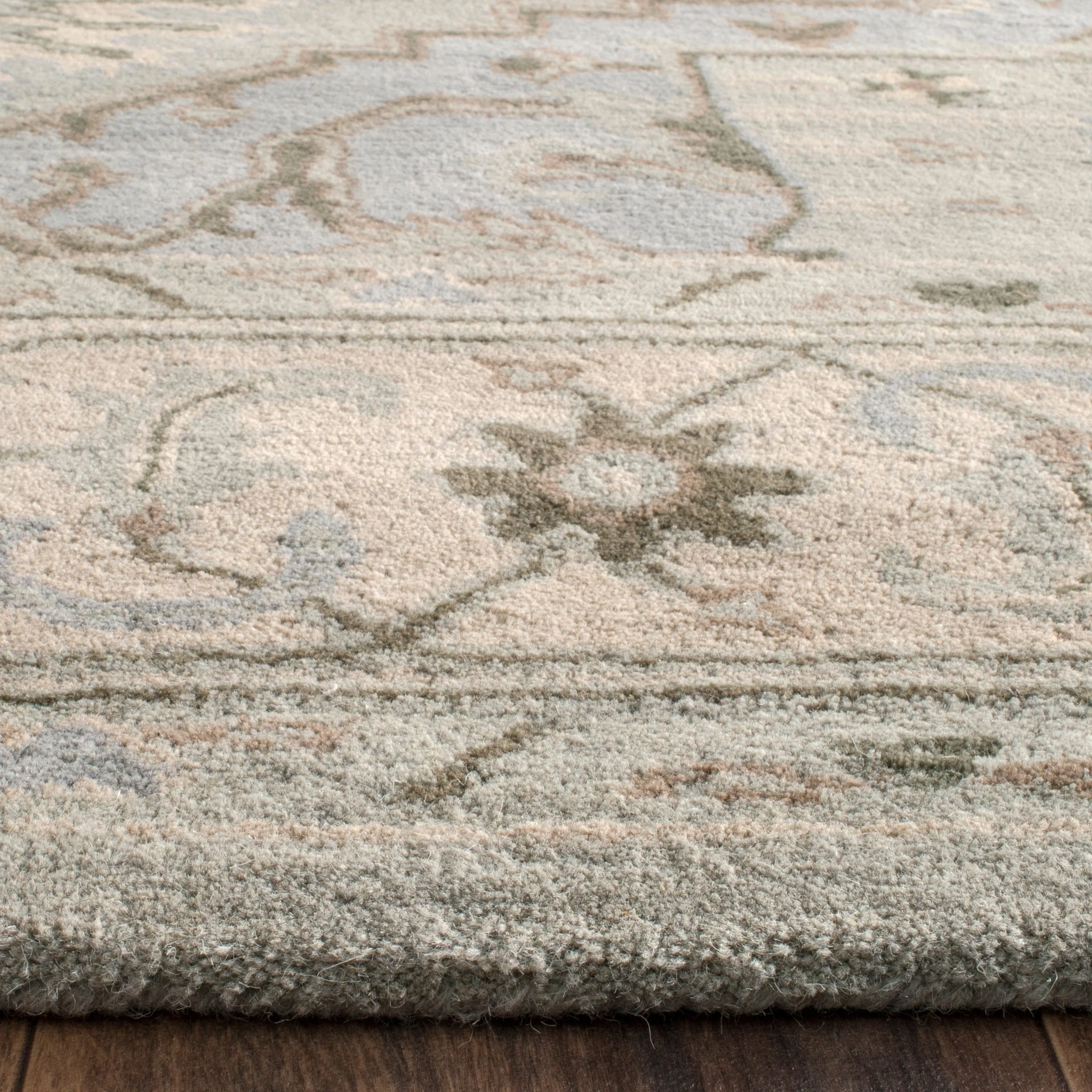 SAFAVIEH Handmade Heritage Floating Dahlia Traditional Oriental Wool Rug