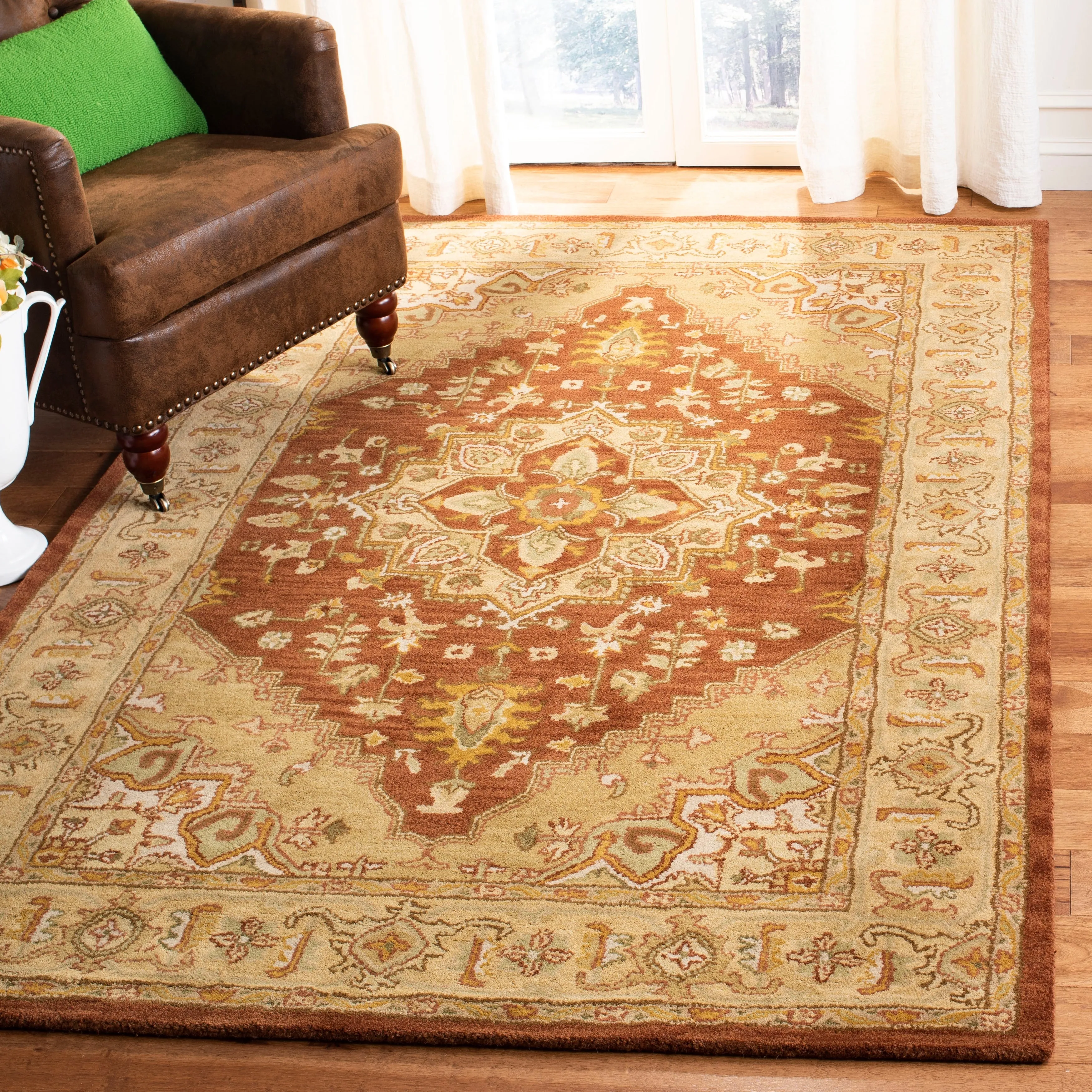 SAFAVIEH Handmade Heritage Foliage Traditional Oriental Wool Rug