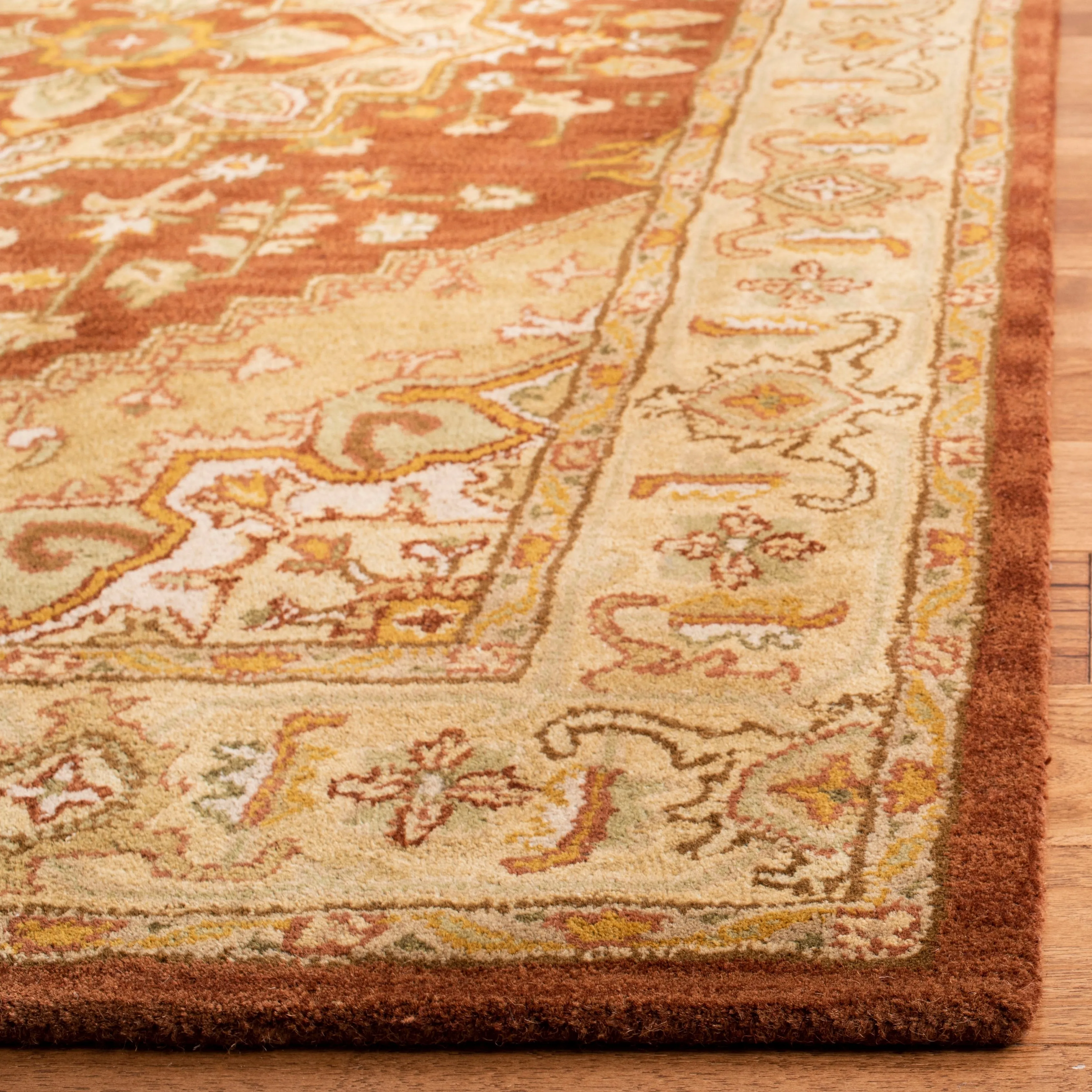 SAFAVIEH Handmade Heritage Foliage Traditional Oriental Wool Rug