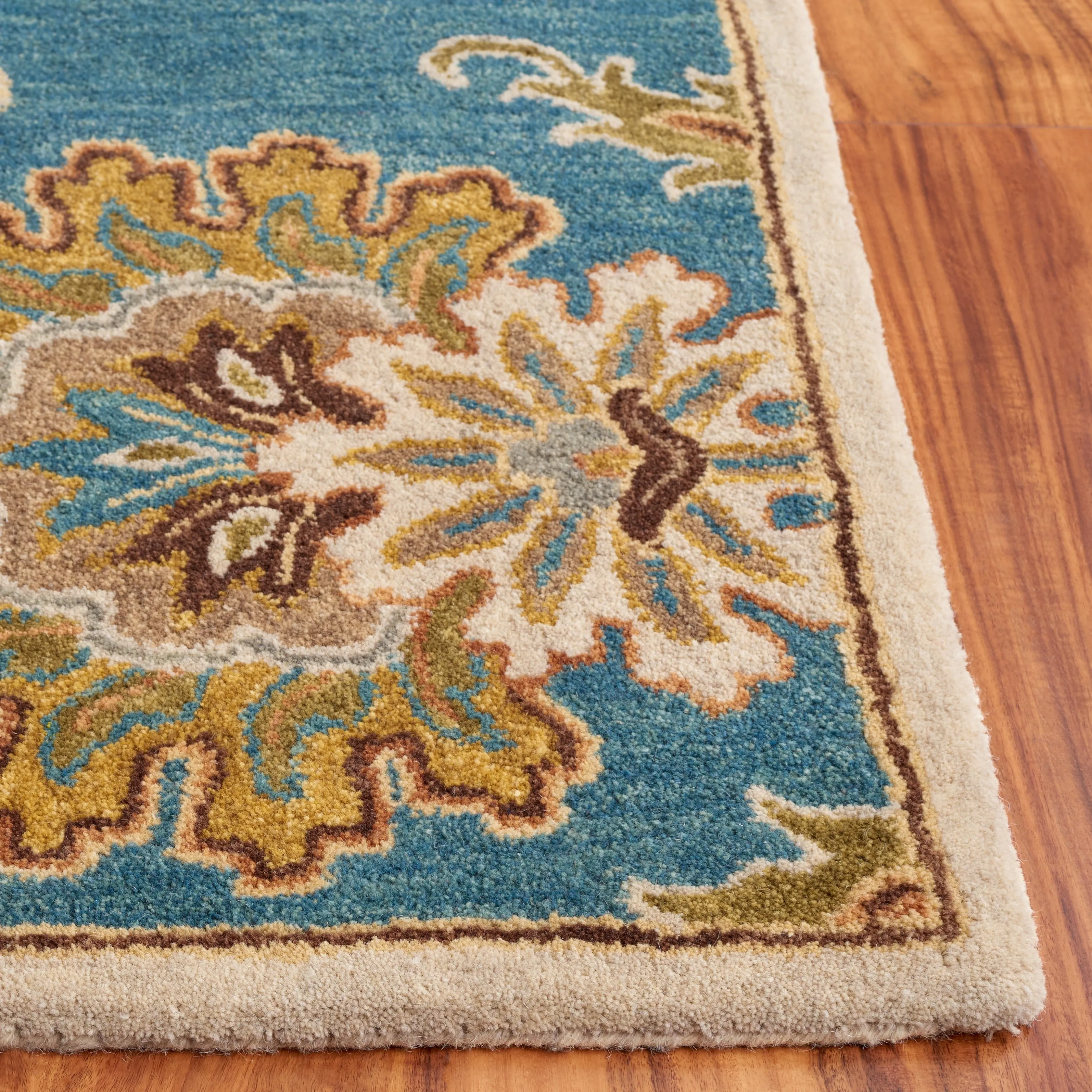 SAFAVIEH Handmade Heritage Party Time Traditional Wool Rug