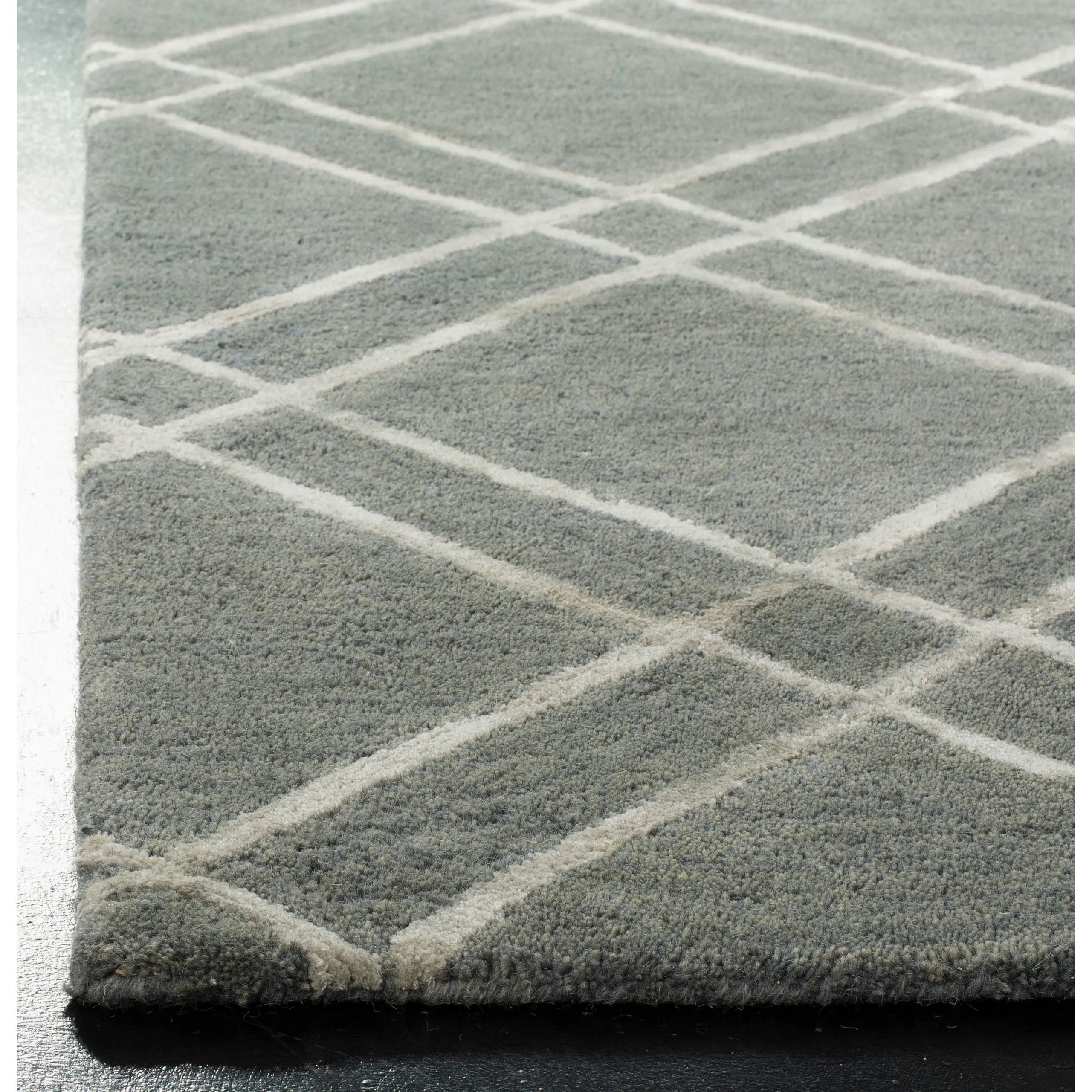 SAFAVIEH Handmade Himalaya Beadwork Modern Wool Rug