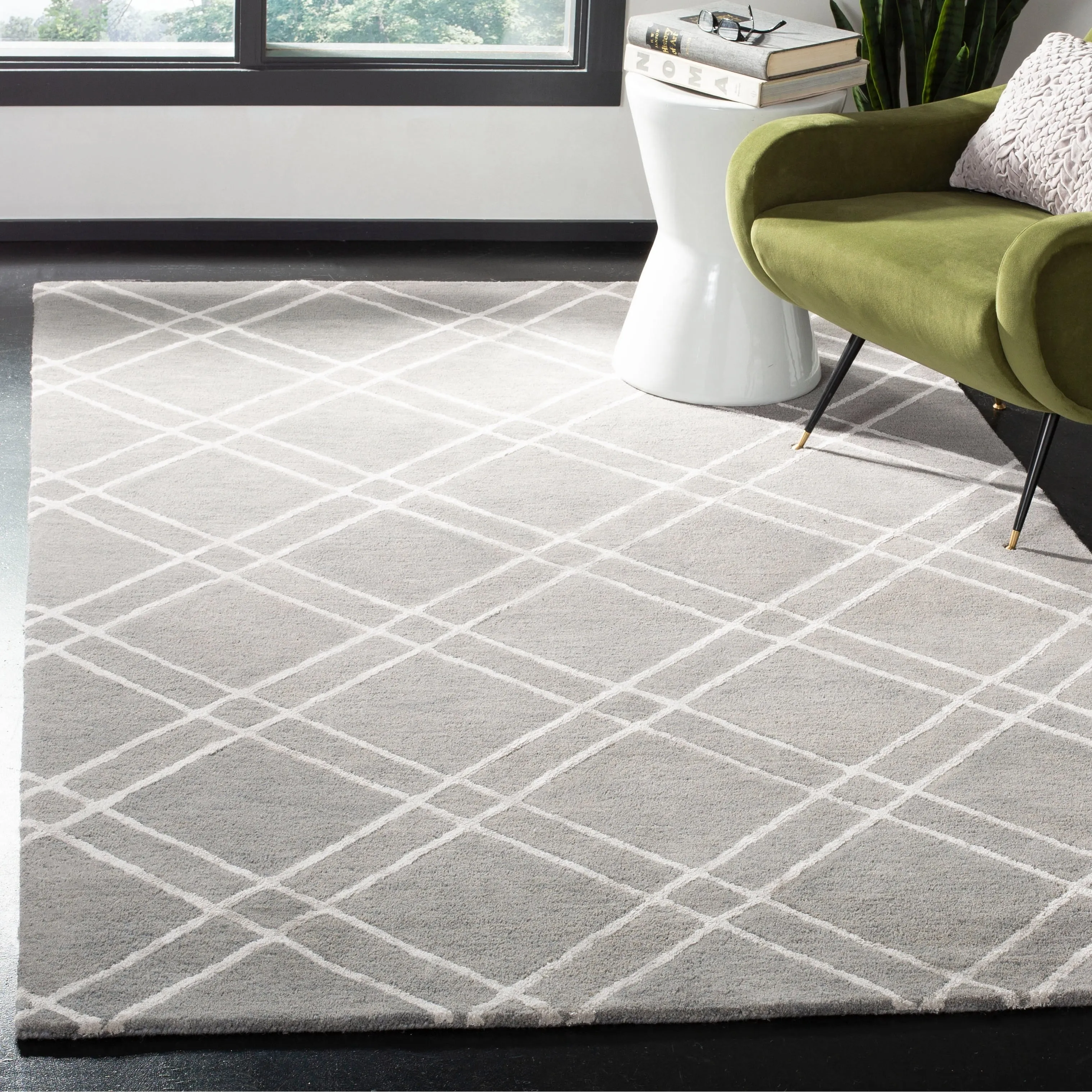 SAFAVIEH Handmade Himalaya Beadwork Modern Wool Rug