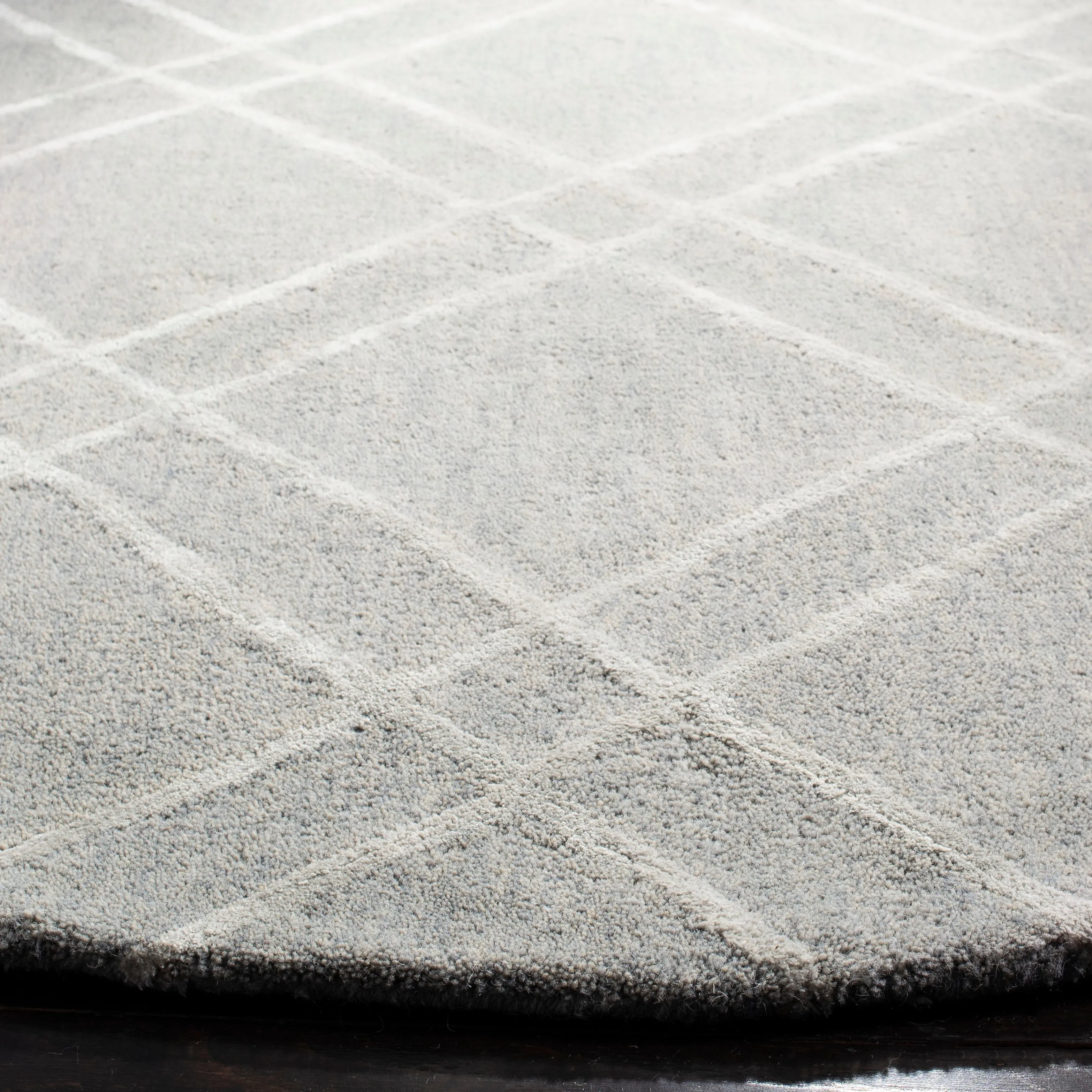 SAFAVIEH Handmade Himalaya Beadwork Modern Wool Rug