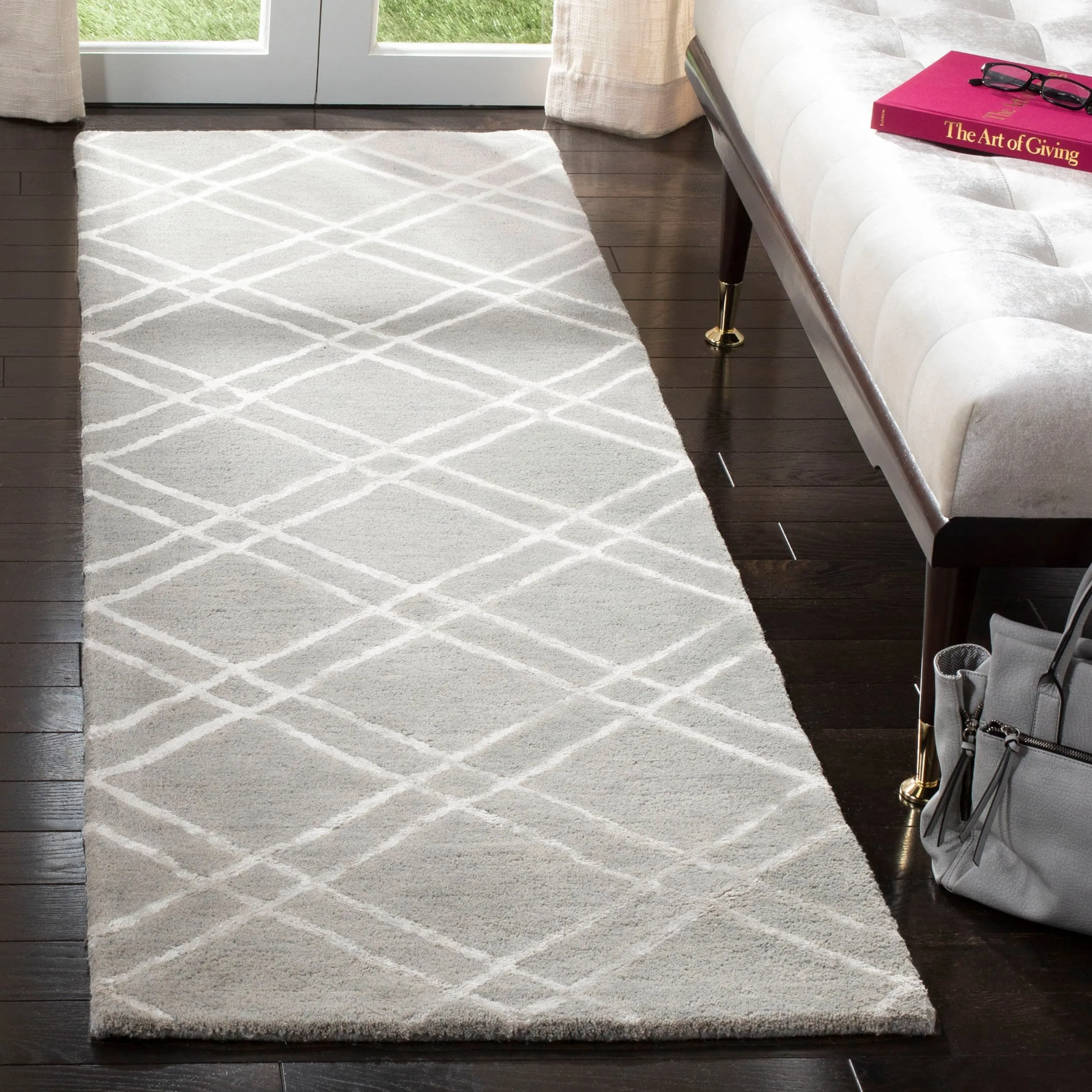 SAFAVIEH Handmade Himalaya Beadwork Modern Wool Rug