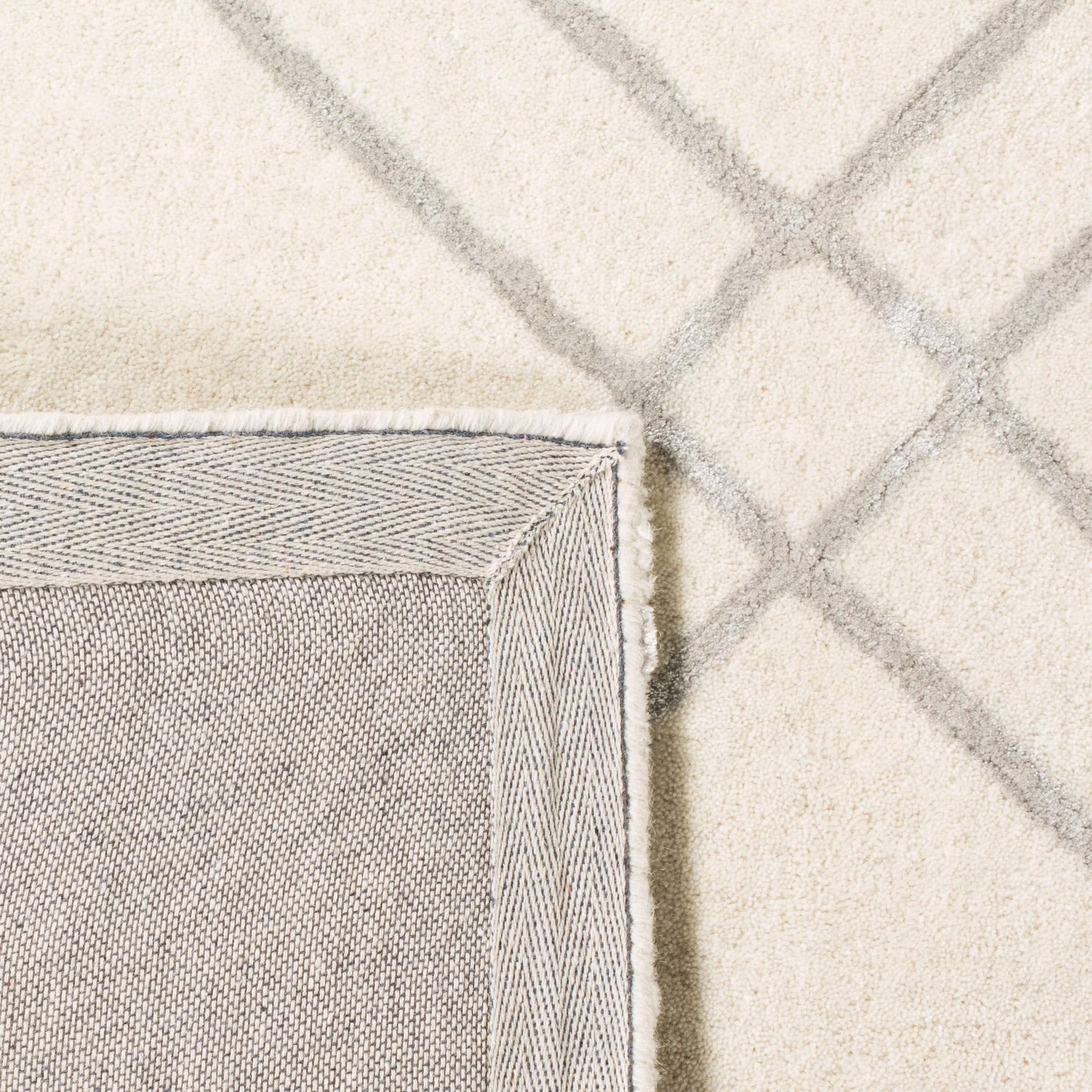 SAFAVIEH Handmade Himalaya Beadwork Modern Wool Rug