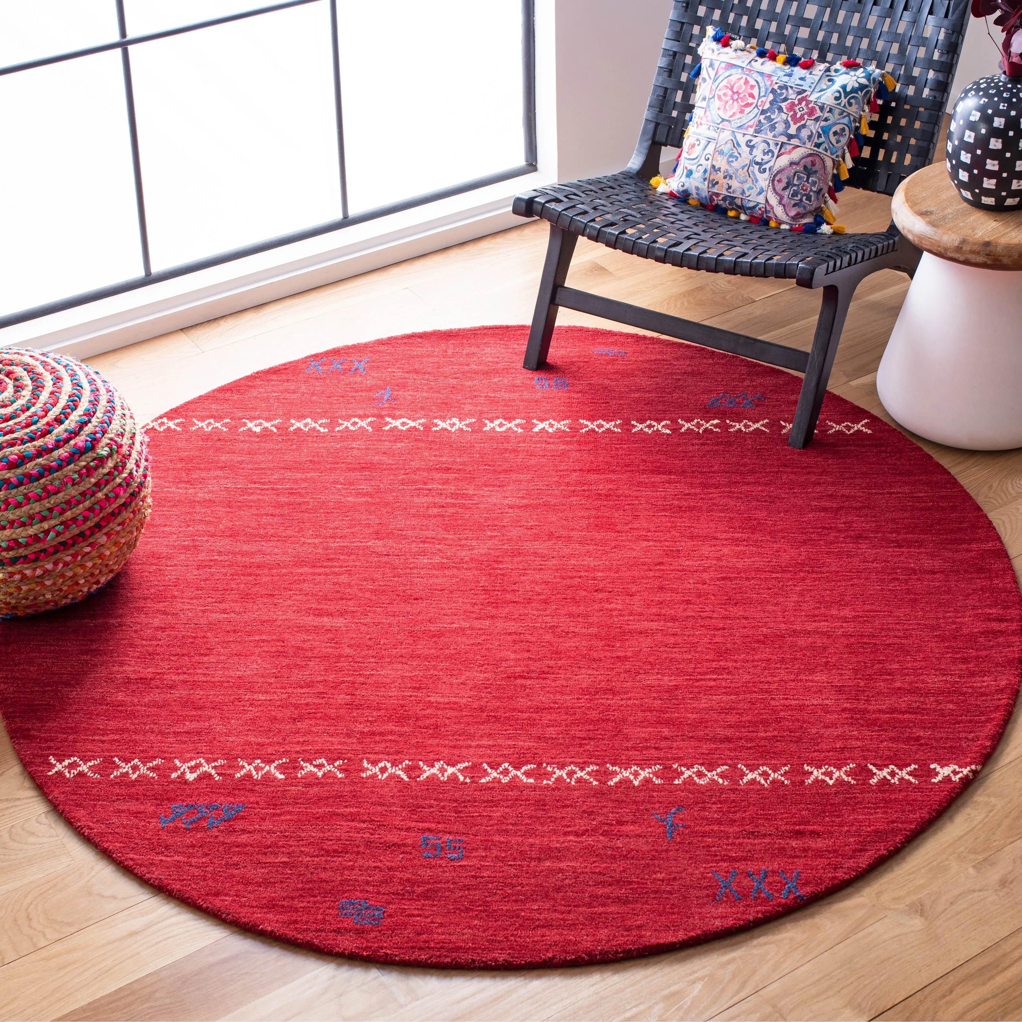 SAFAVIEH. Handmade Himalaya Chalk Stripe Wool Rug