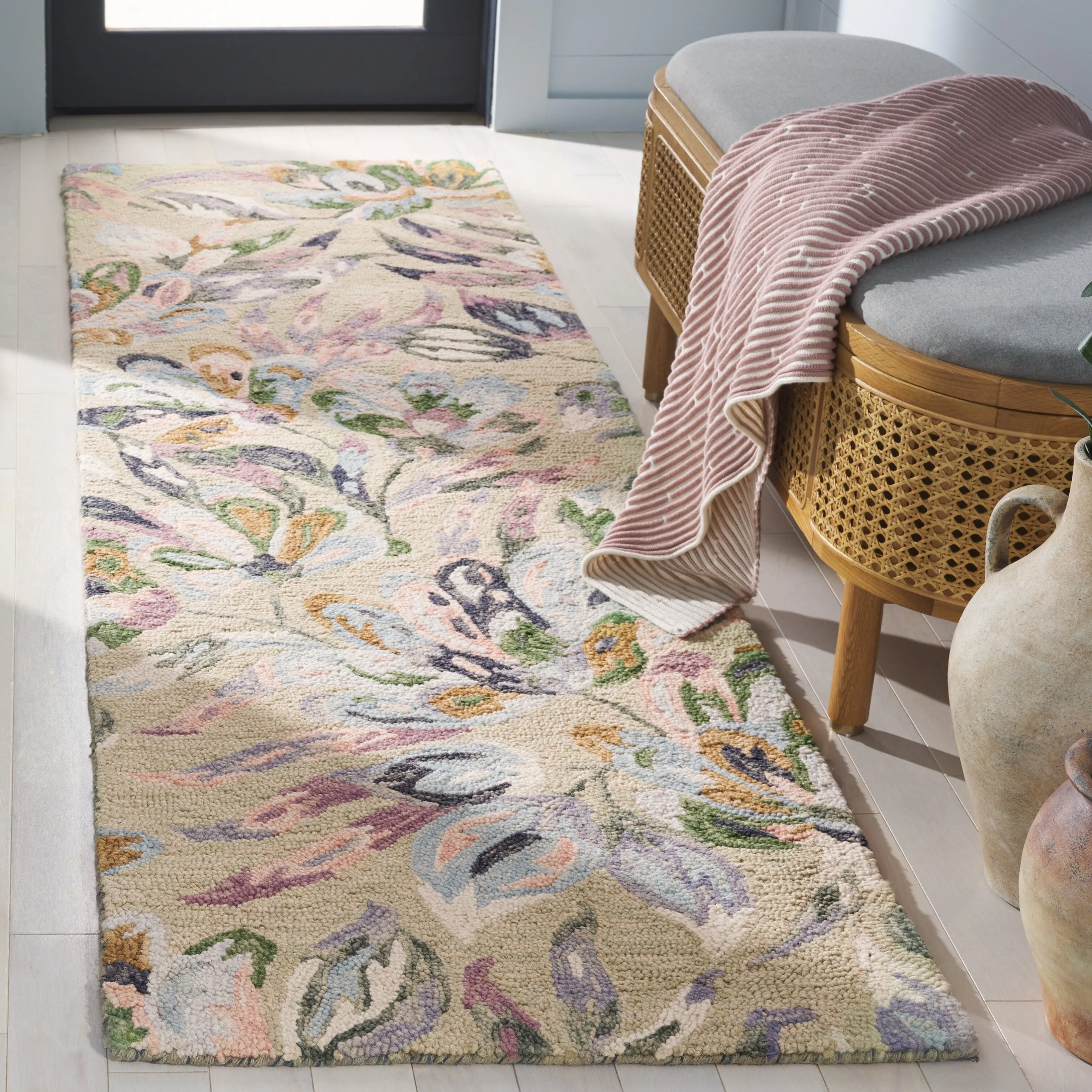 SAFAVIEH Handmade Jardin Evamarie Floral Wool Rug