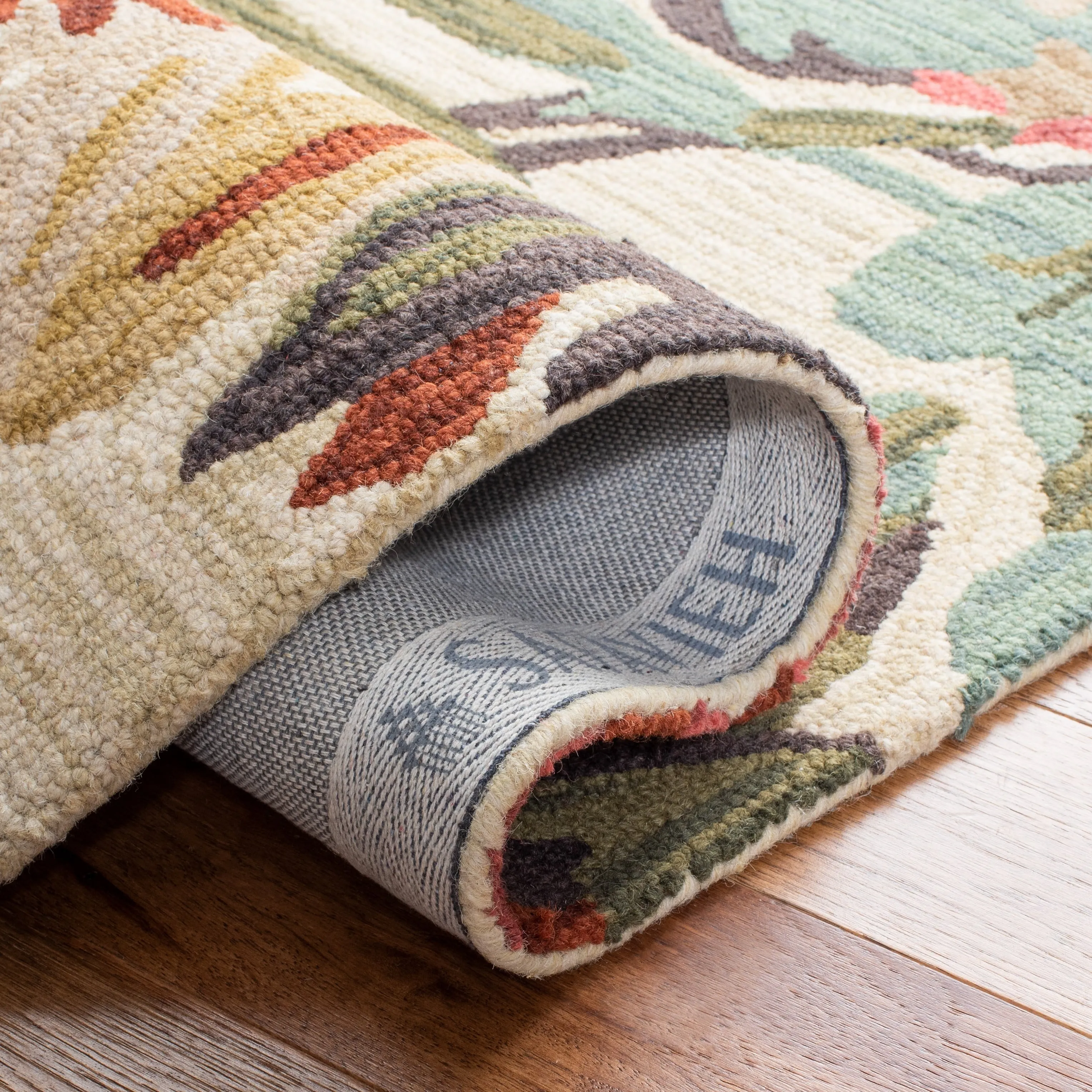 SAFAVIEH Handmade Jardin Kristell Country Floral Wool Rug