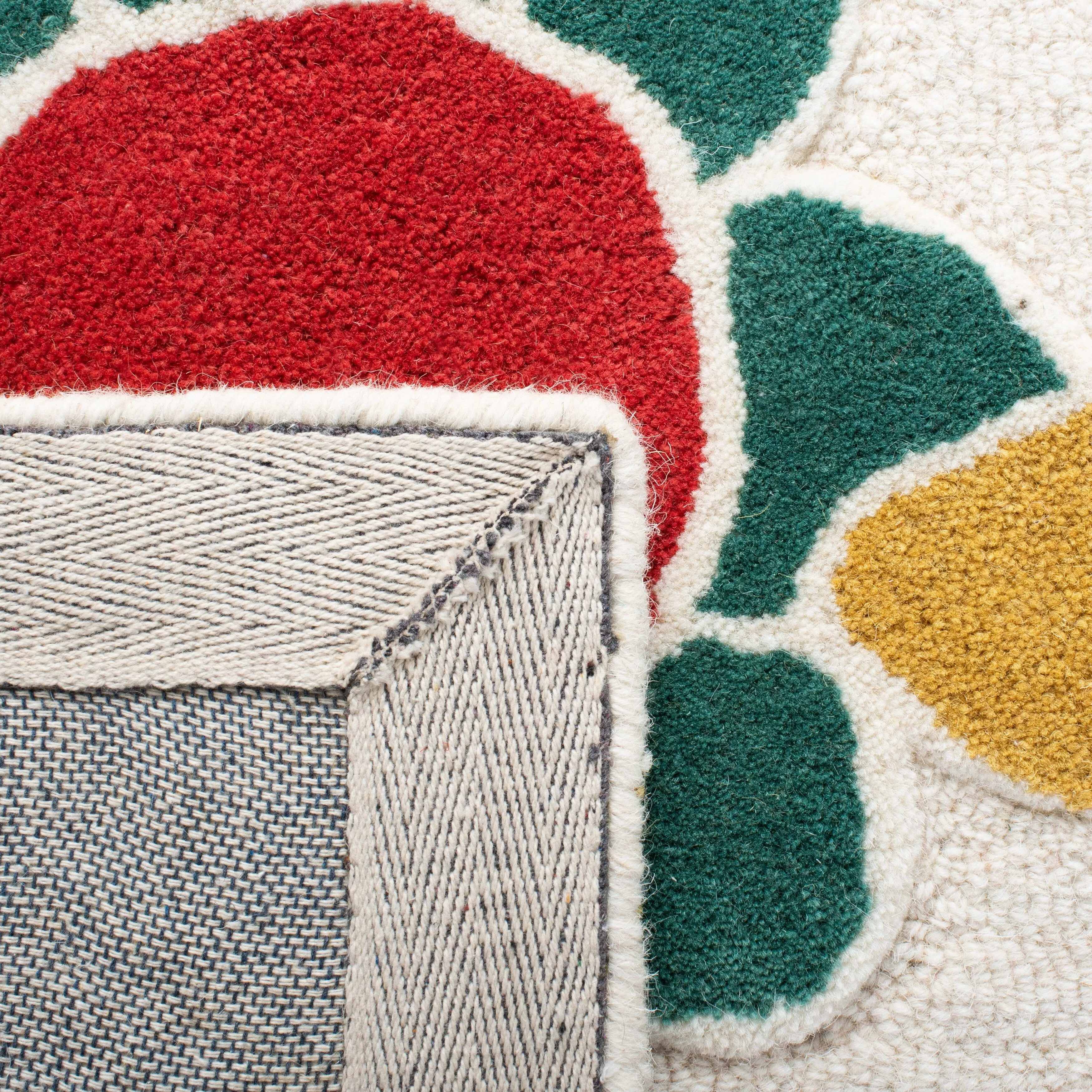 SAFAVIEH Handmade Kids Khadijah Floral Wool Rug