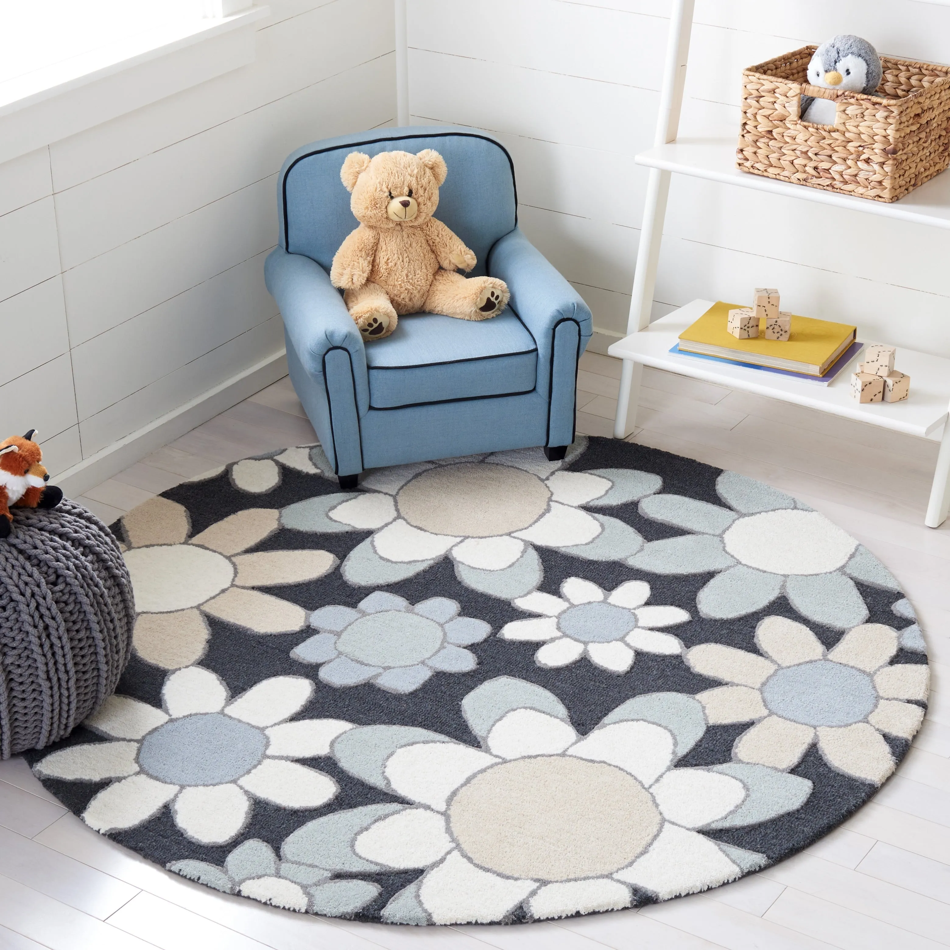 SAFAVIEH Handmade Kids Khadijah Floral Wool Rug
