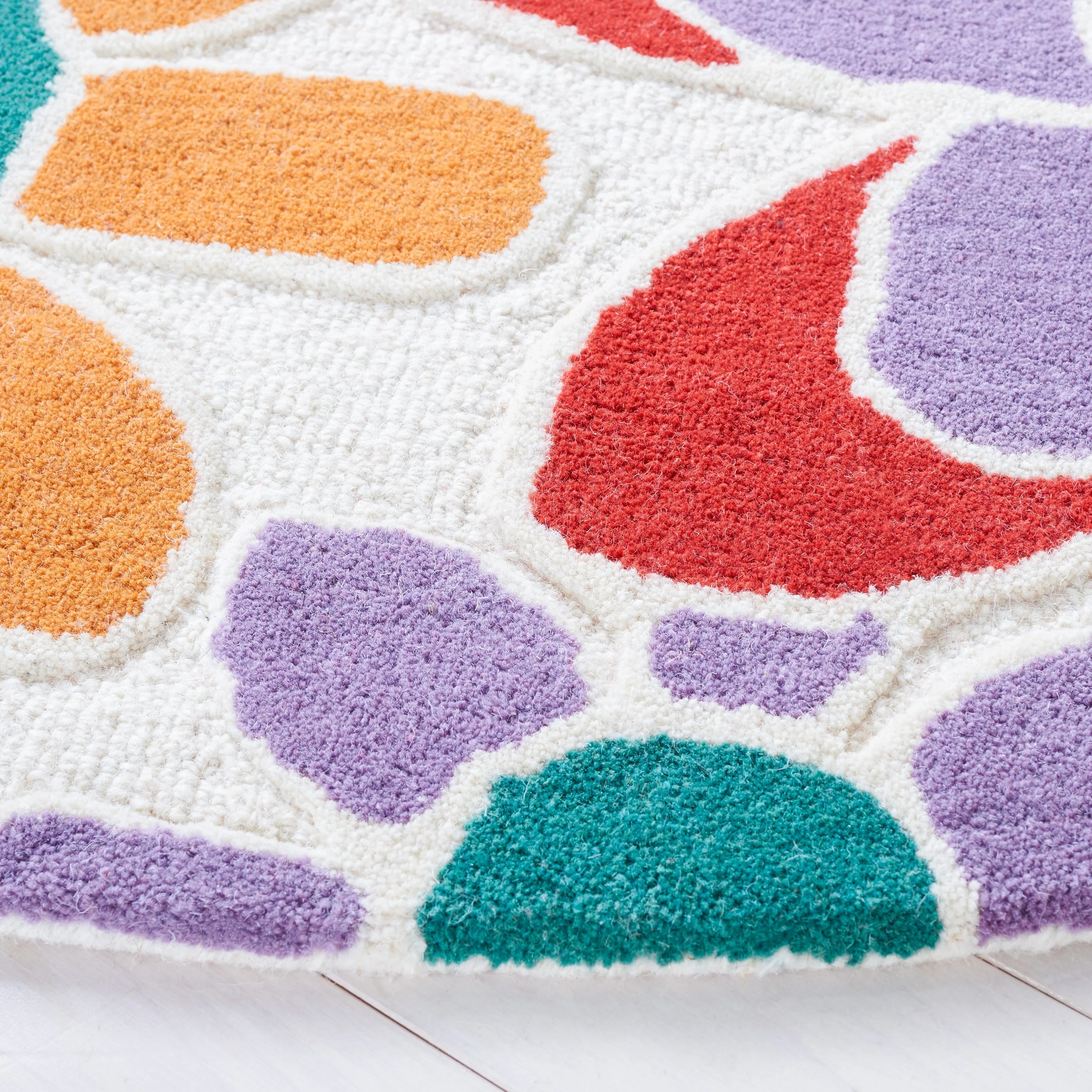 SAFAVIEH Handmade Kids Khadijah Floral Wool Rug