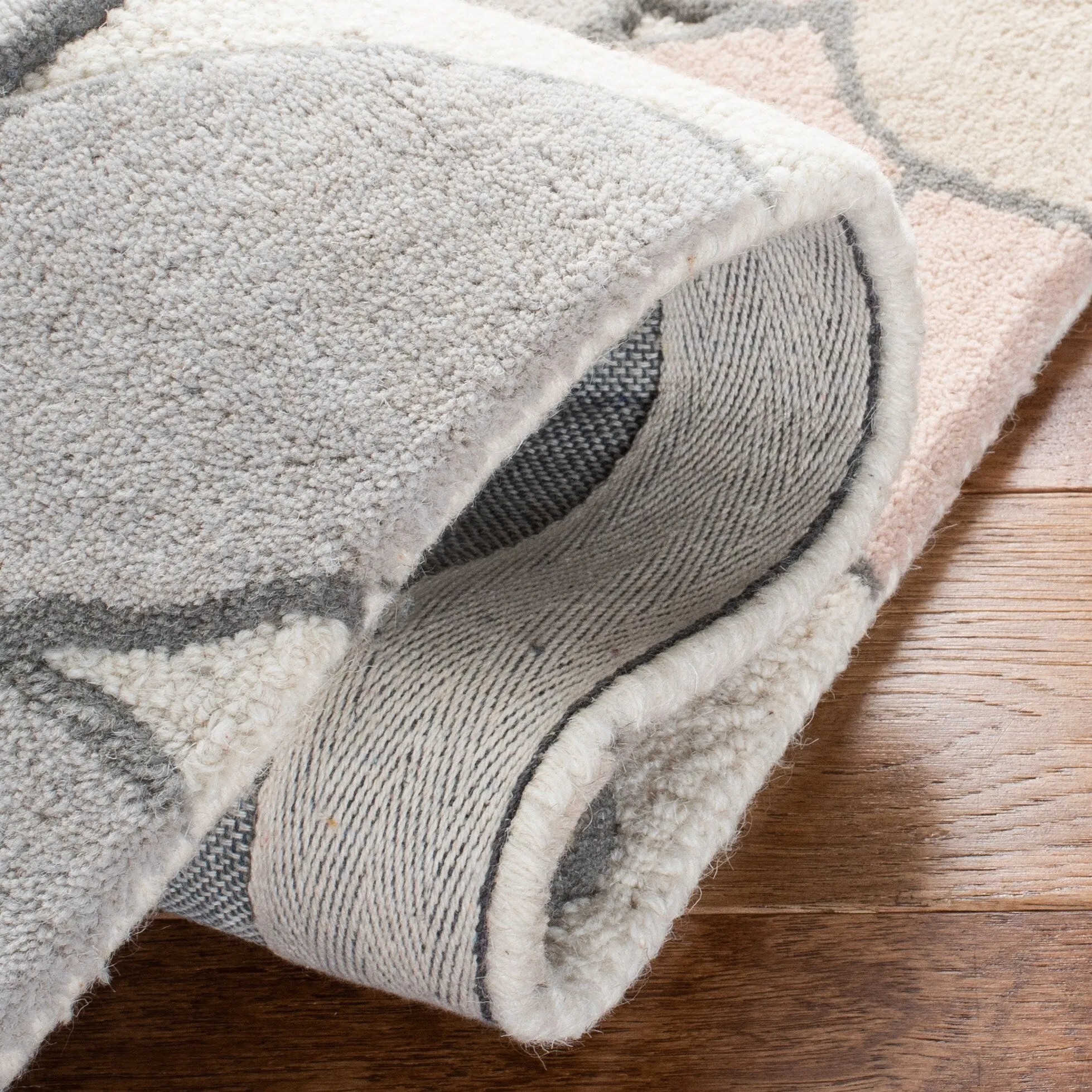 SAFAVIEH Handmade Kids Khadijah Floral Wool Rug