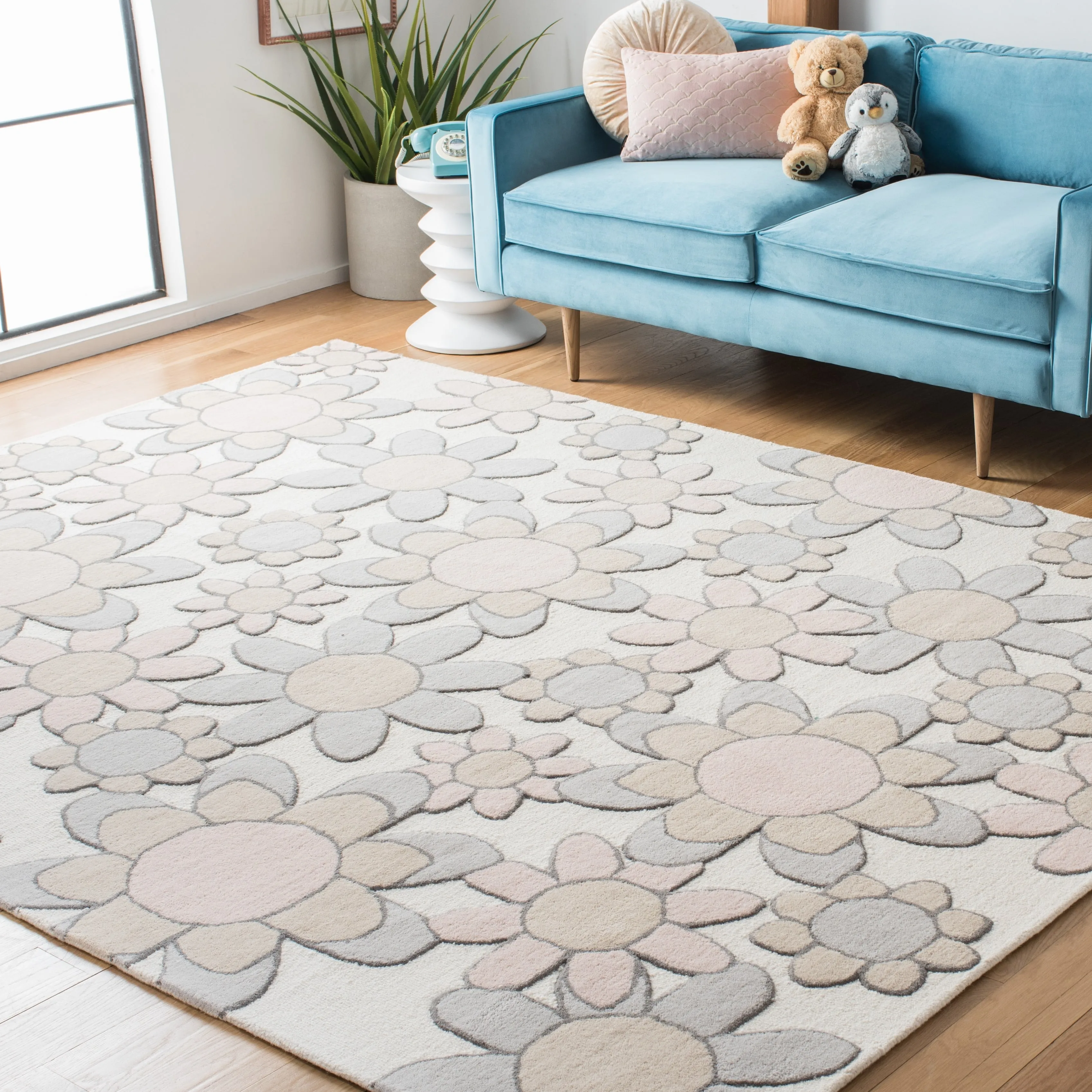SAFAVIEH Handmade Kids Khadijah Floral Wool Rug