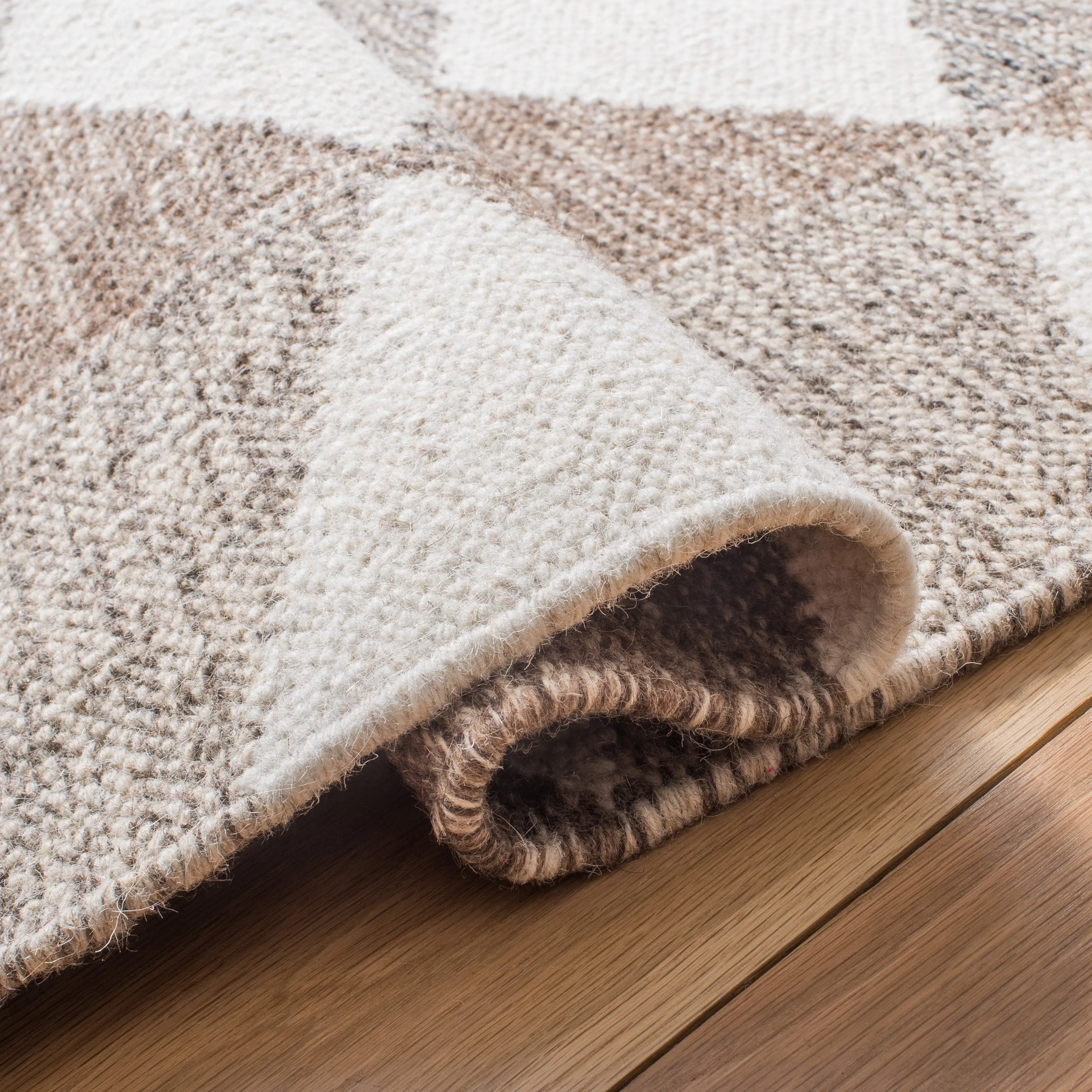 SAFAVIEH Handmade Kilim Winke Flatweave Wool Rug