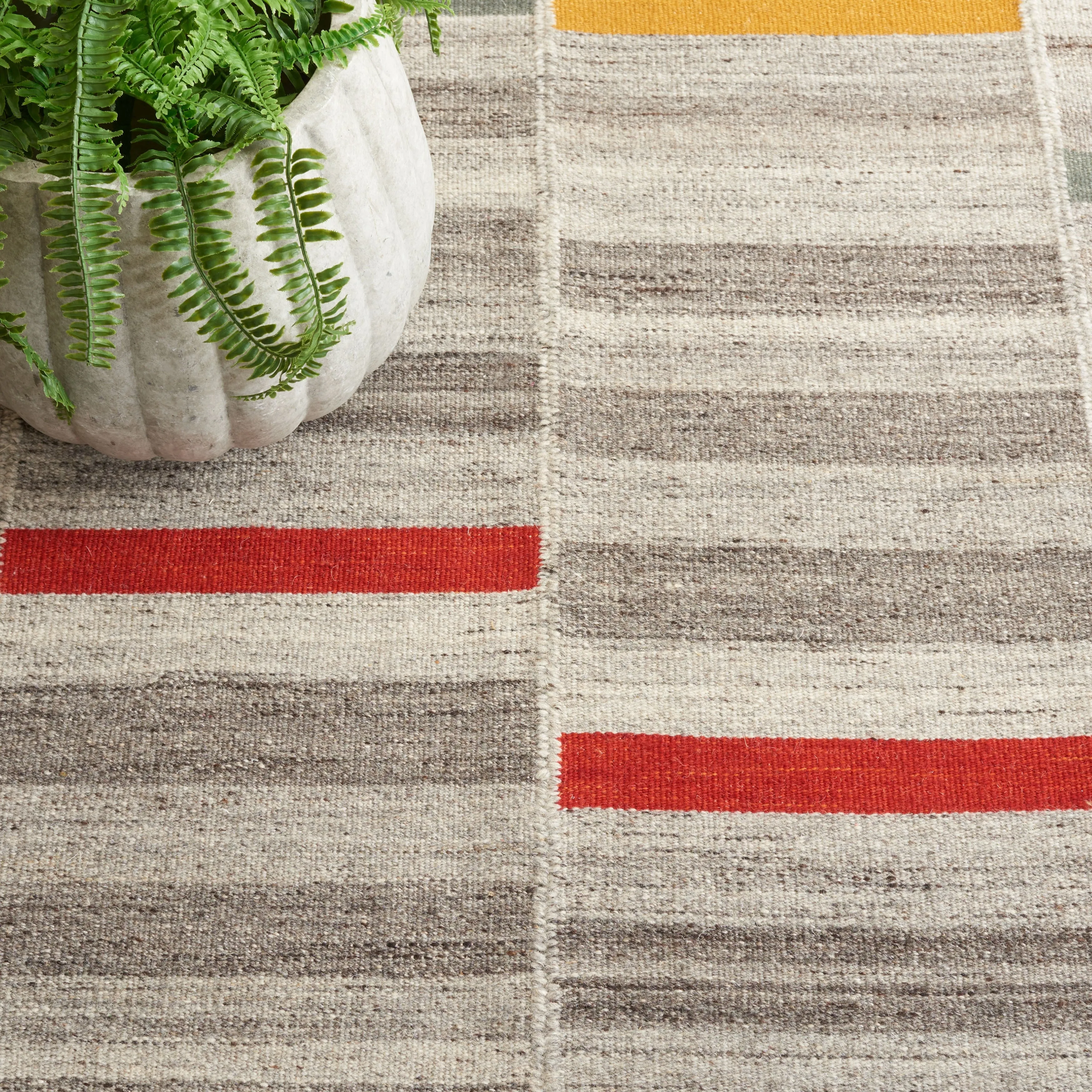 SAFAVIEH Handmade Kilim Ziynet Boho Stripe Wool Rug