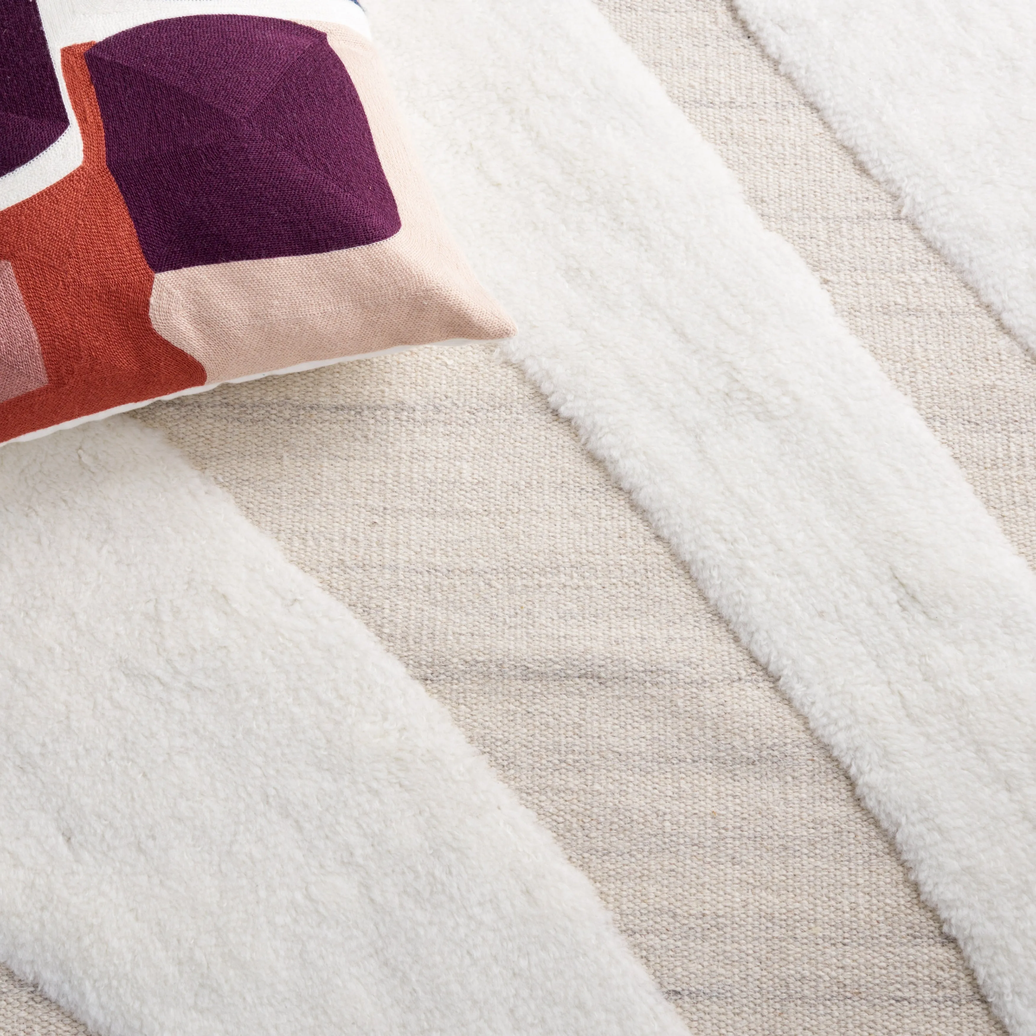SAFAVIEH Handmade Manhattan Dimitriya Modern Wool Rug