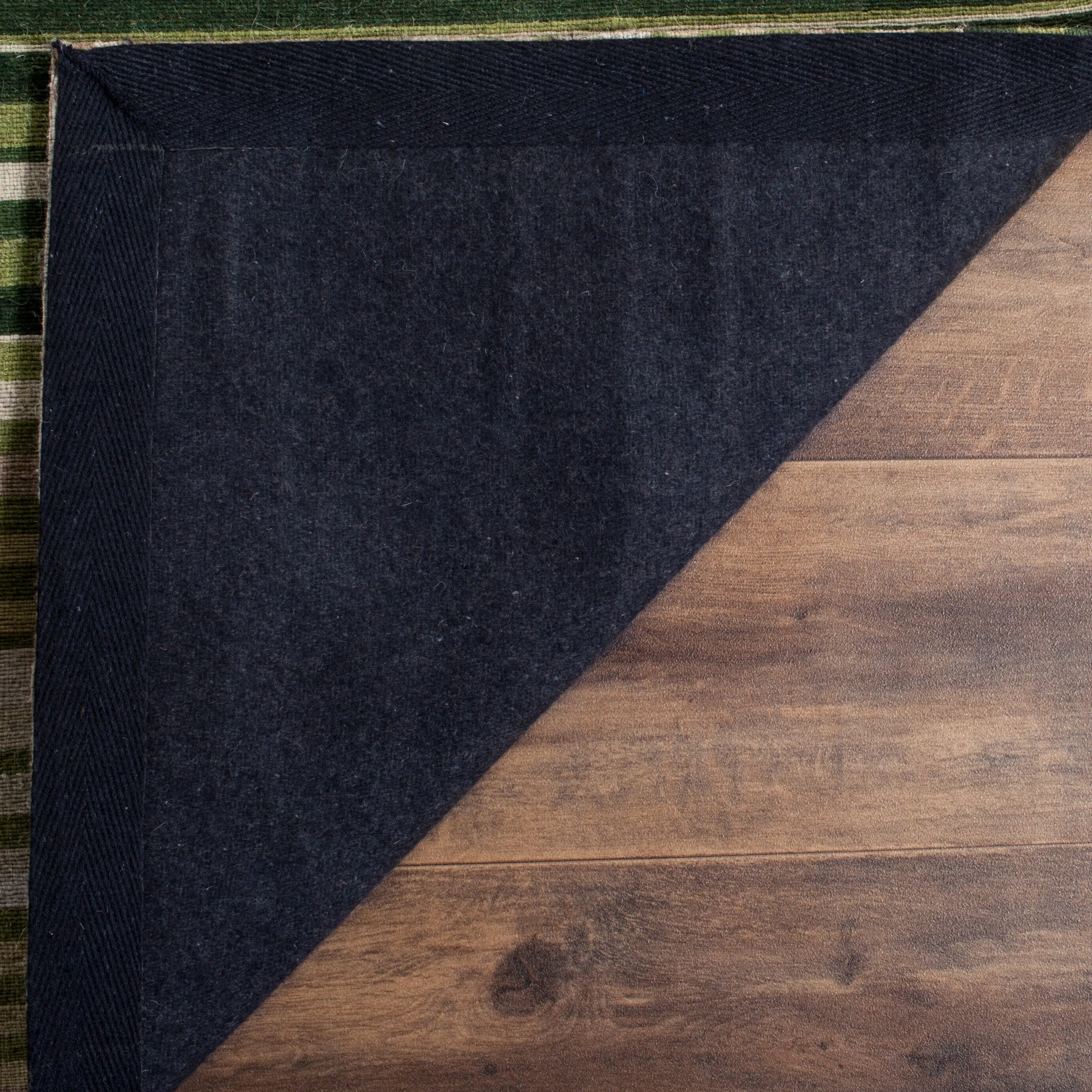 SAFAVIEH Handmade Marbella Memnuna Modern Wool Rug