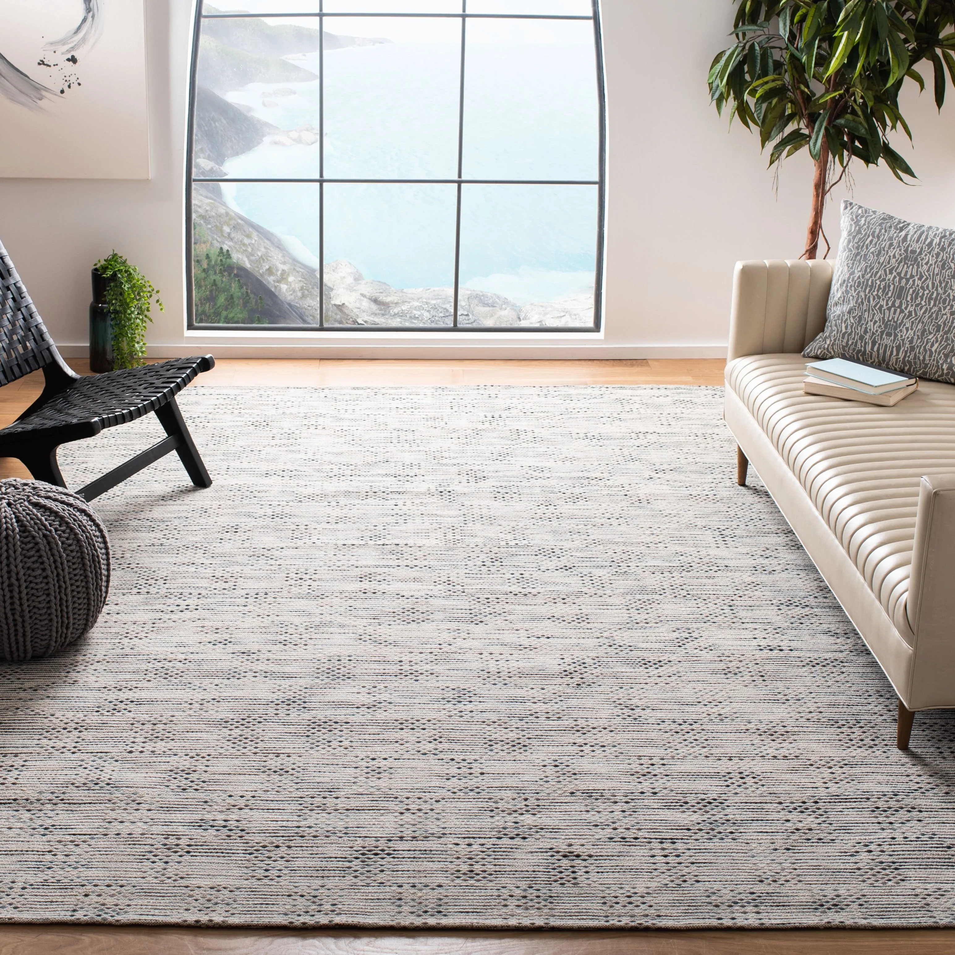 SAFAVIEH Handmade Marbella Miloslava Wool Rug