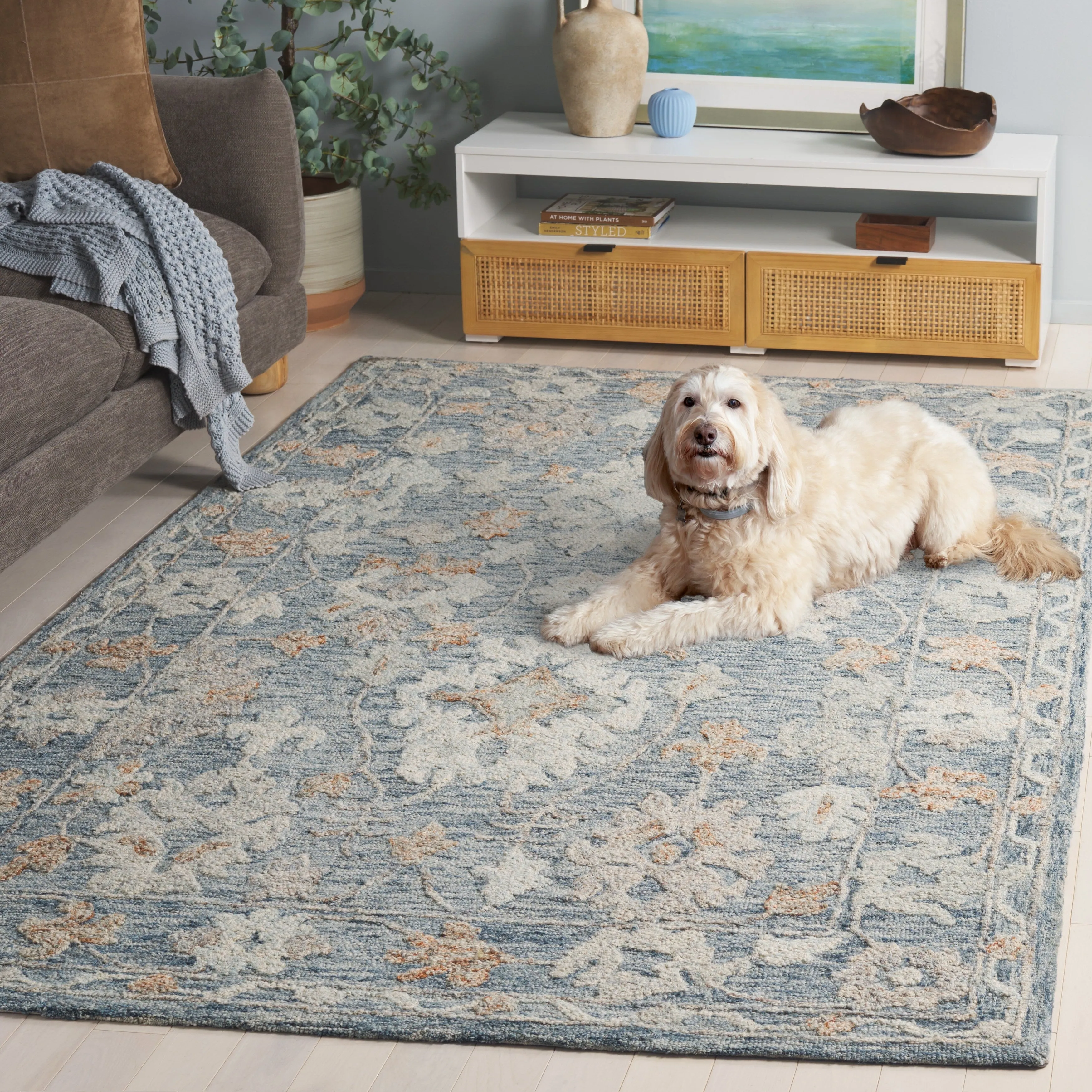 SAFAVIEH Handmade Marquee Hellgard Wool Rug