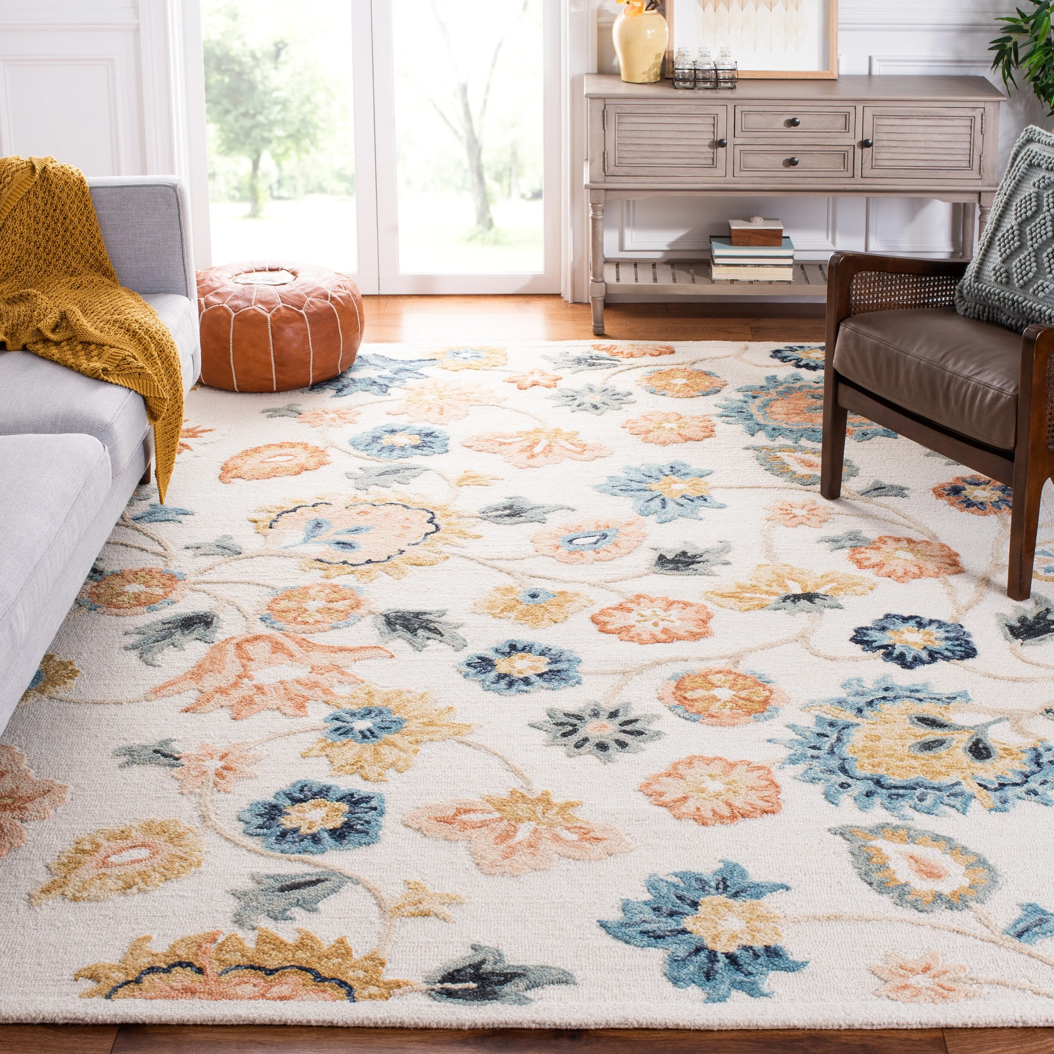 SAFAVIEH Handmade Metro Astghik Floral Wool Rug