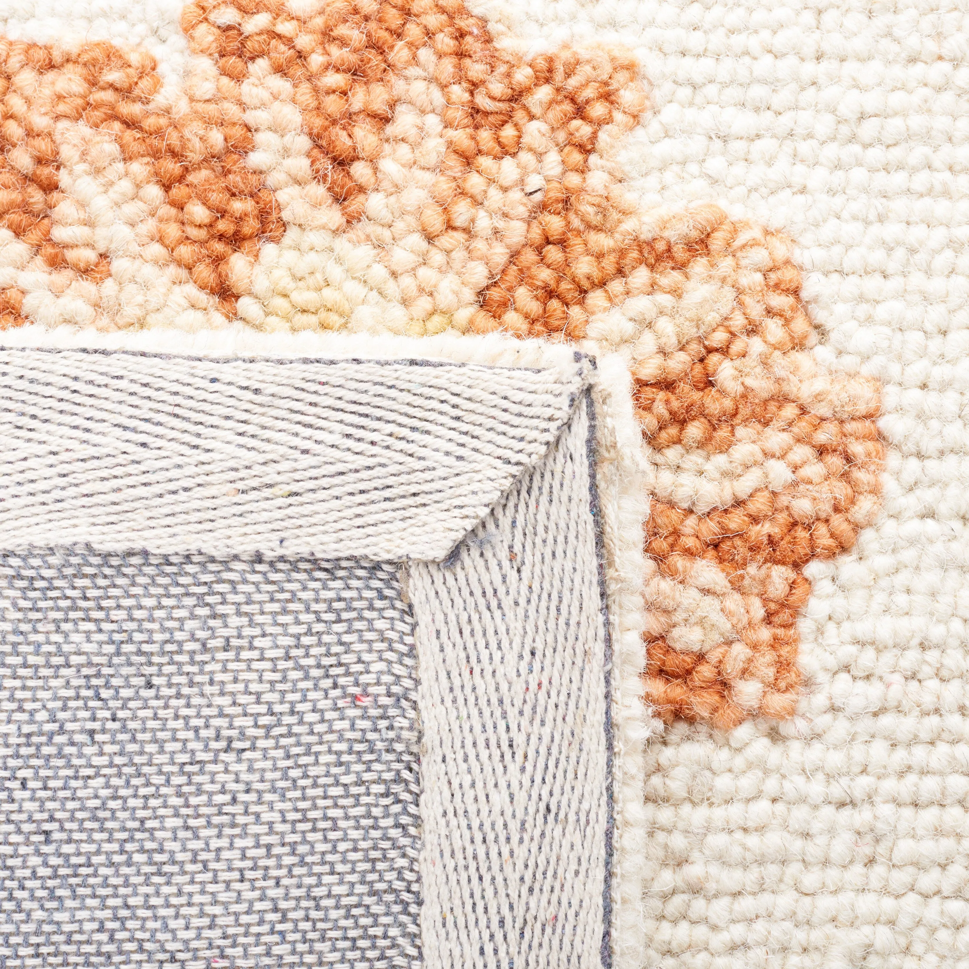 SAFAVIEH Handmade Metro Astghik Floral Wool Rug