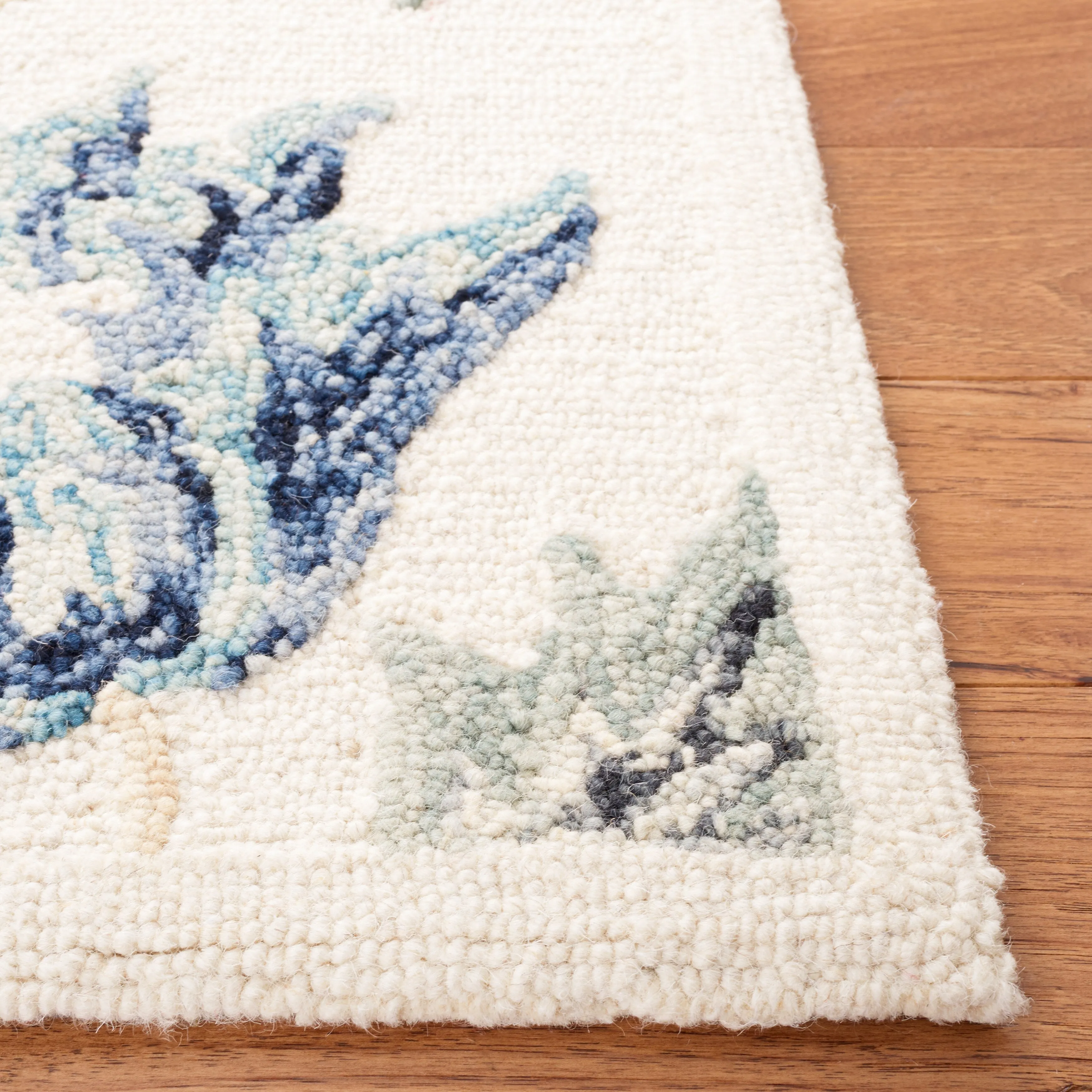 SAFAVIEH Handmade Metro Astghik Floral Wool Rug