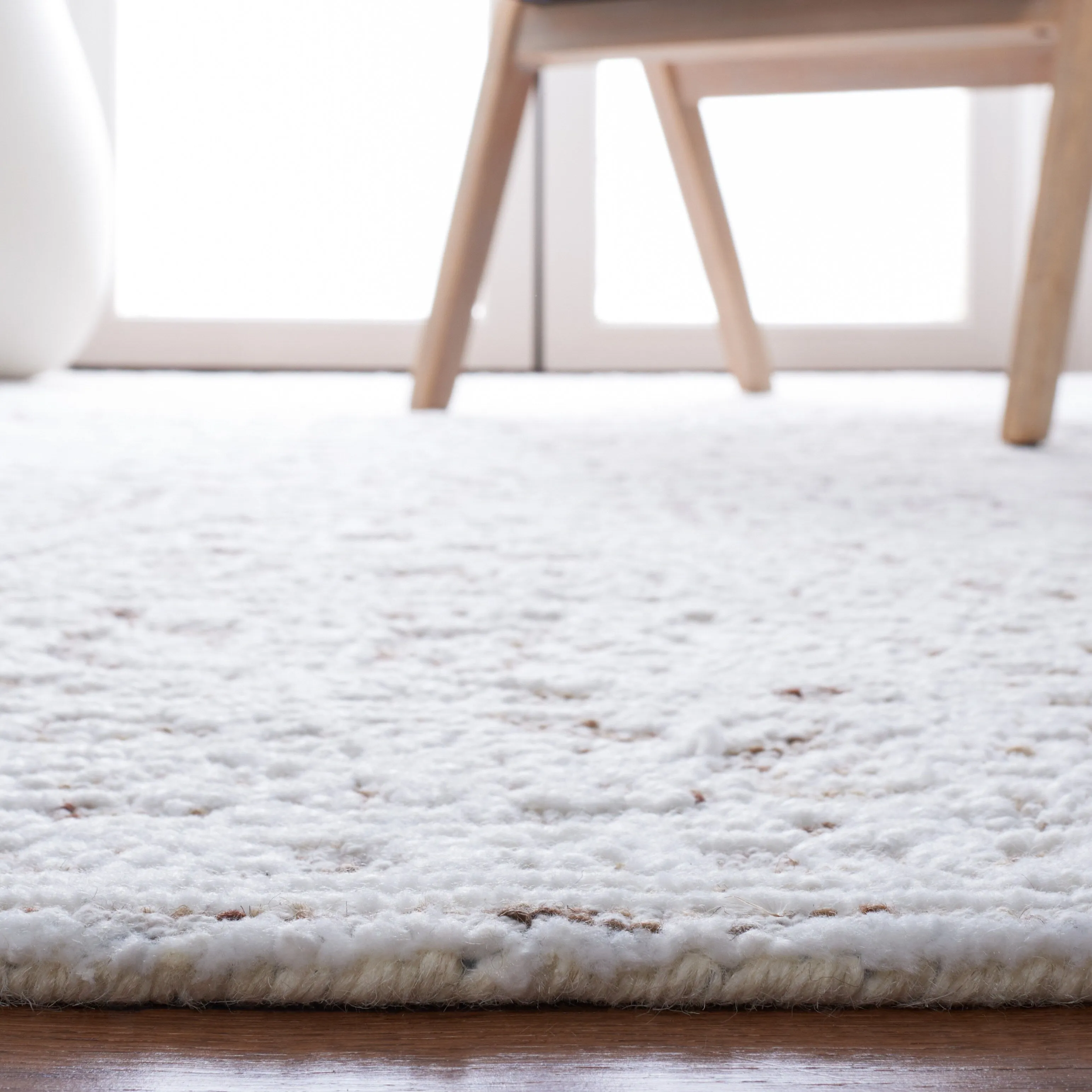 SAFAVIEH Handmade Metro Rengina French Country Wool Rug