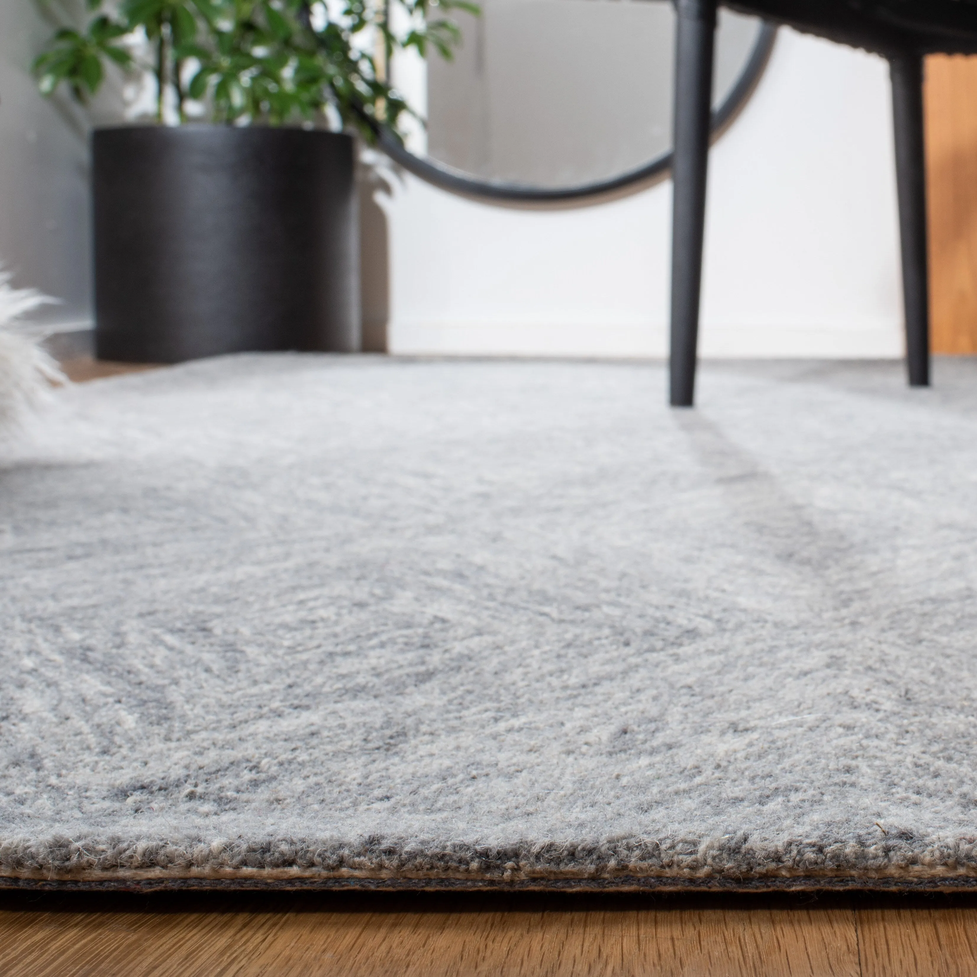 SAFAVIEH Handmade Metro Shikha French Country Wool Rug