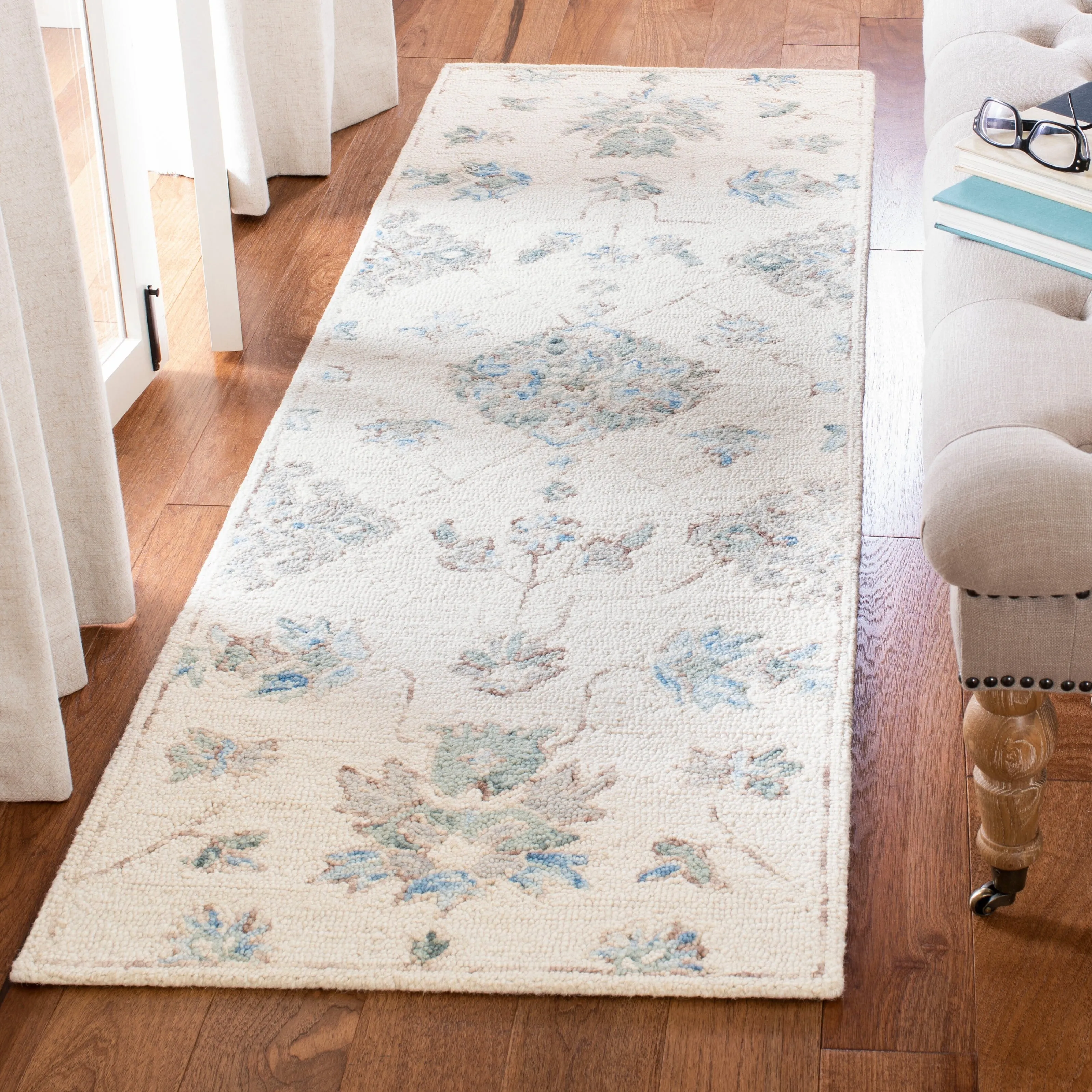 SAFAVIEH Handmade Micro-Loop Burcin Modern Wool Rug