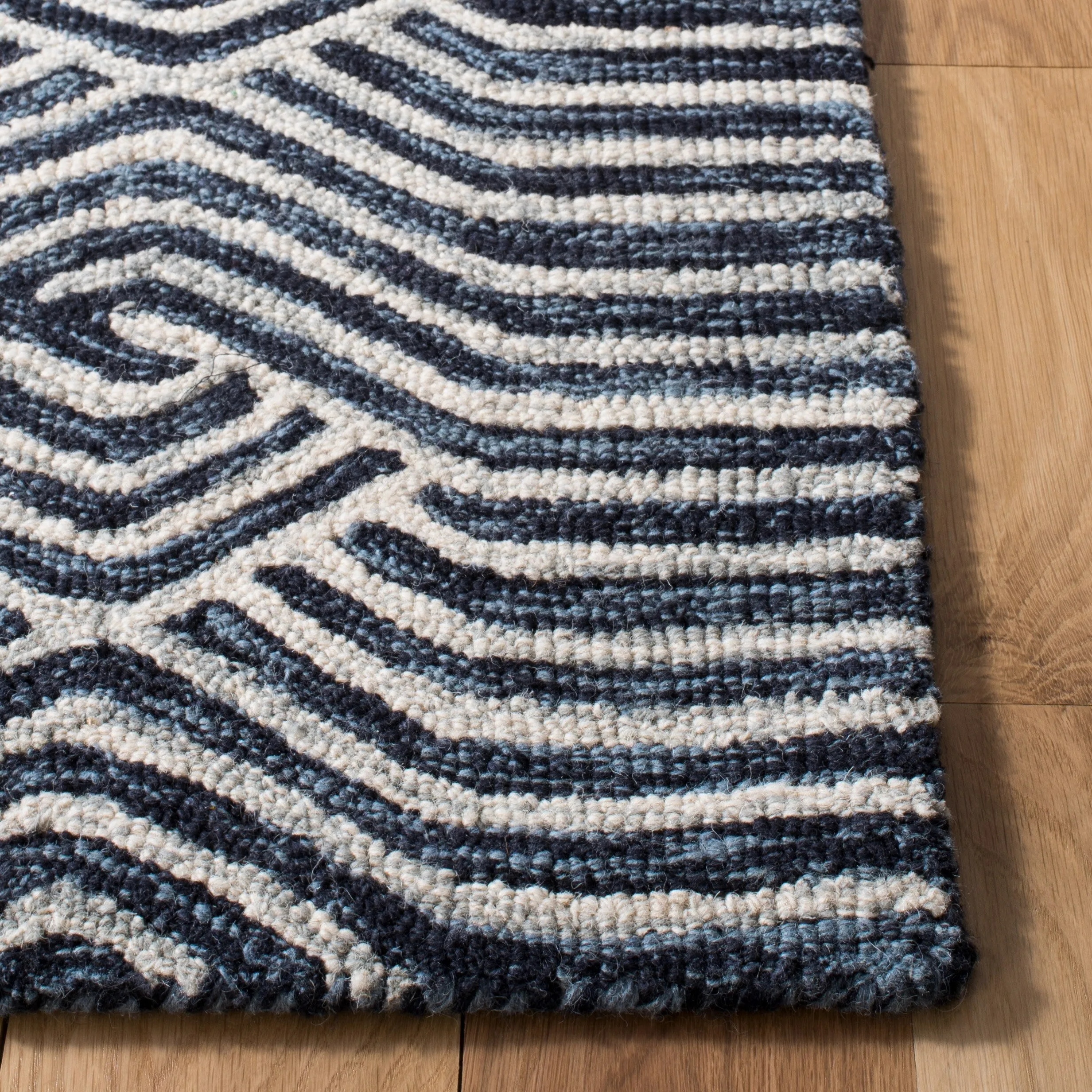 SAFAVIEH Handmade Micro-Loop Firica Modern Wool Rug