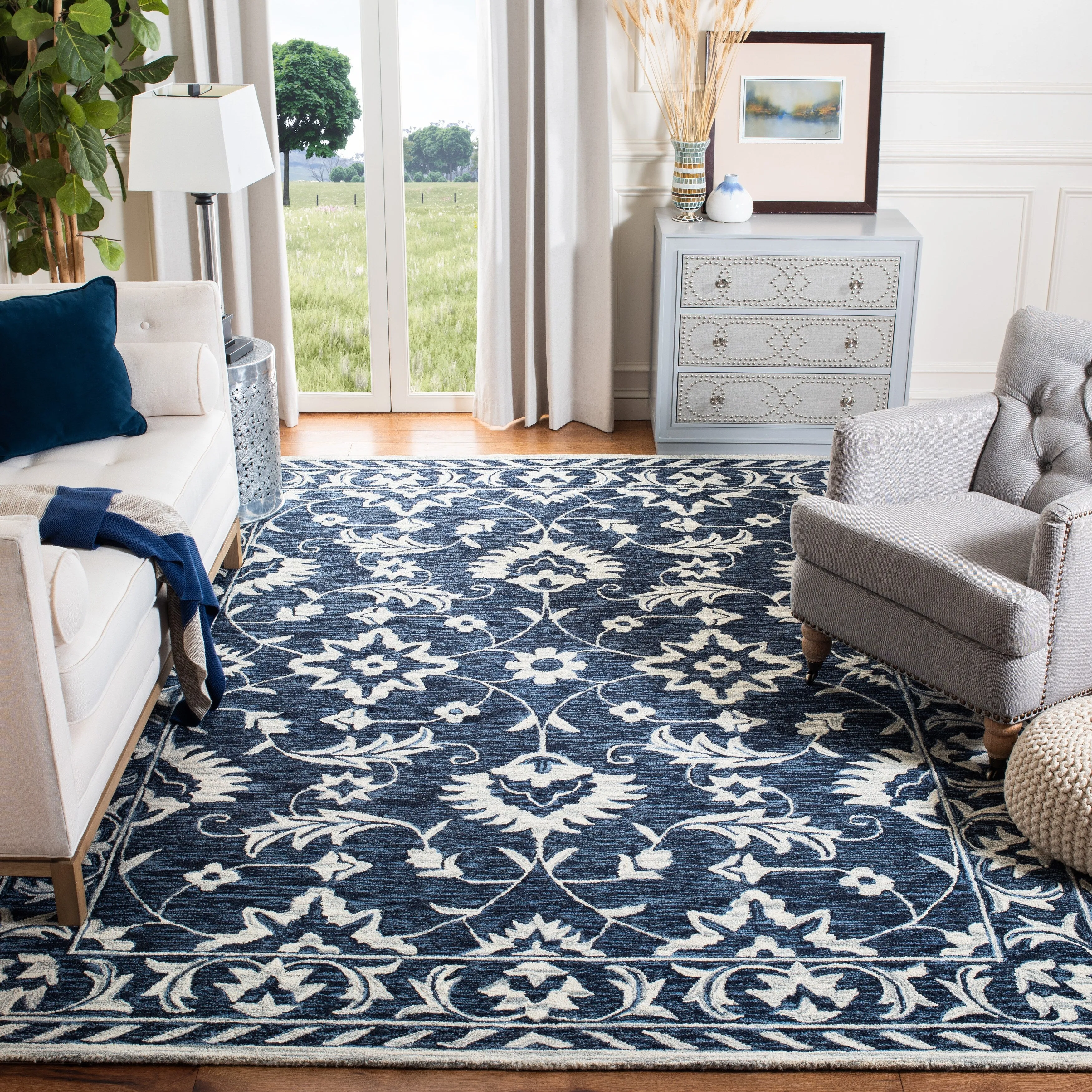 SAFAVIEH Handmade Micro-Loop Fjoralba Transitional Floral Wool Rug