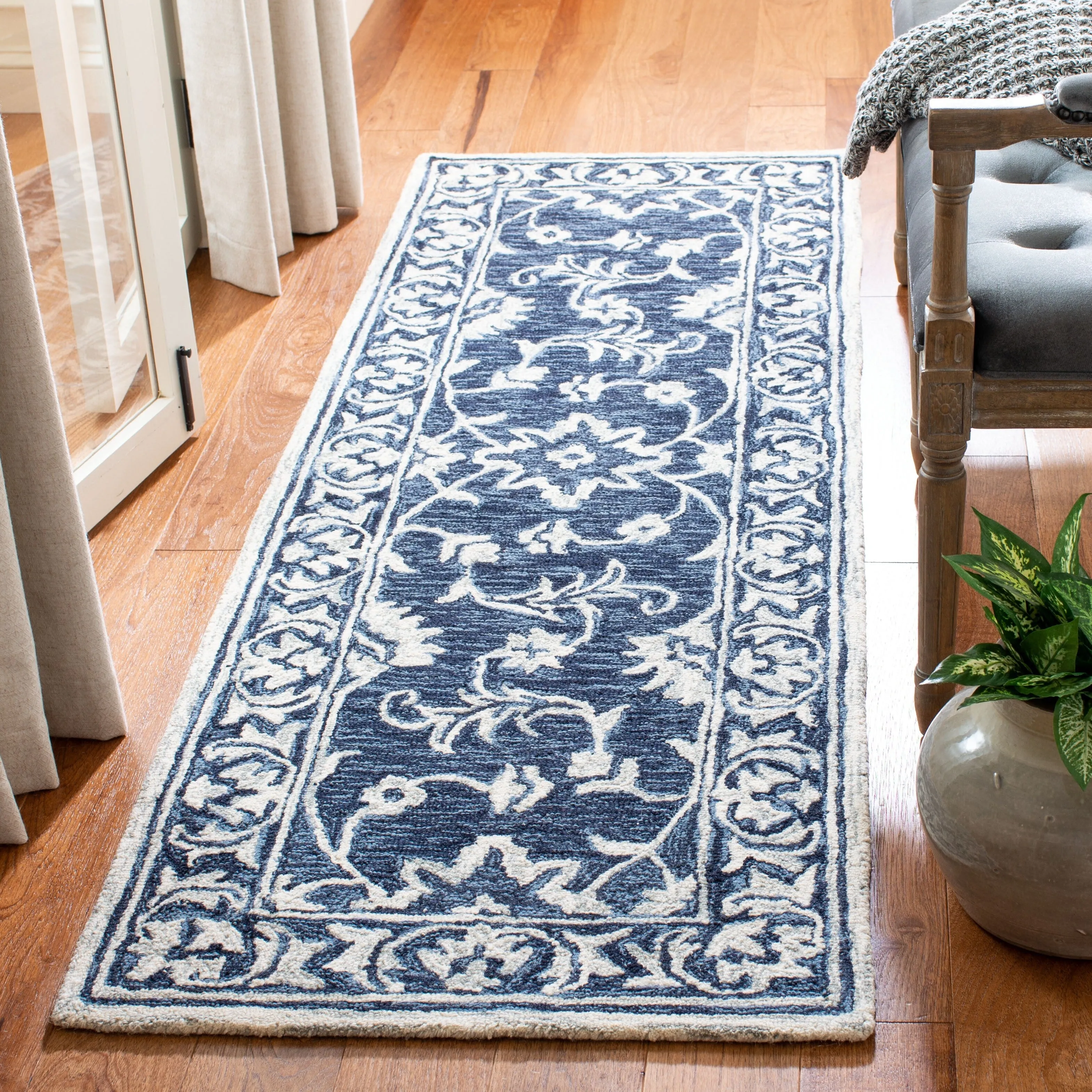 SAFAVIEH Handmade Micro-Loop Fjoralba Transitional Floral Wool Rug