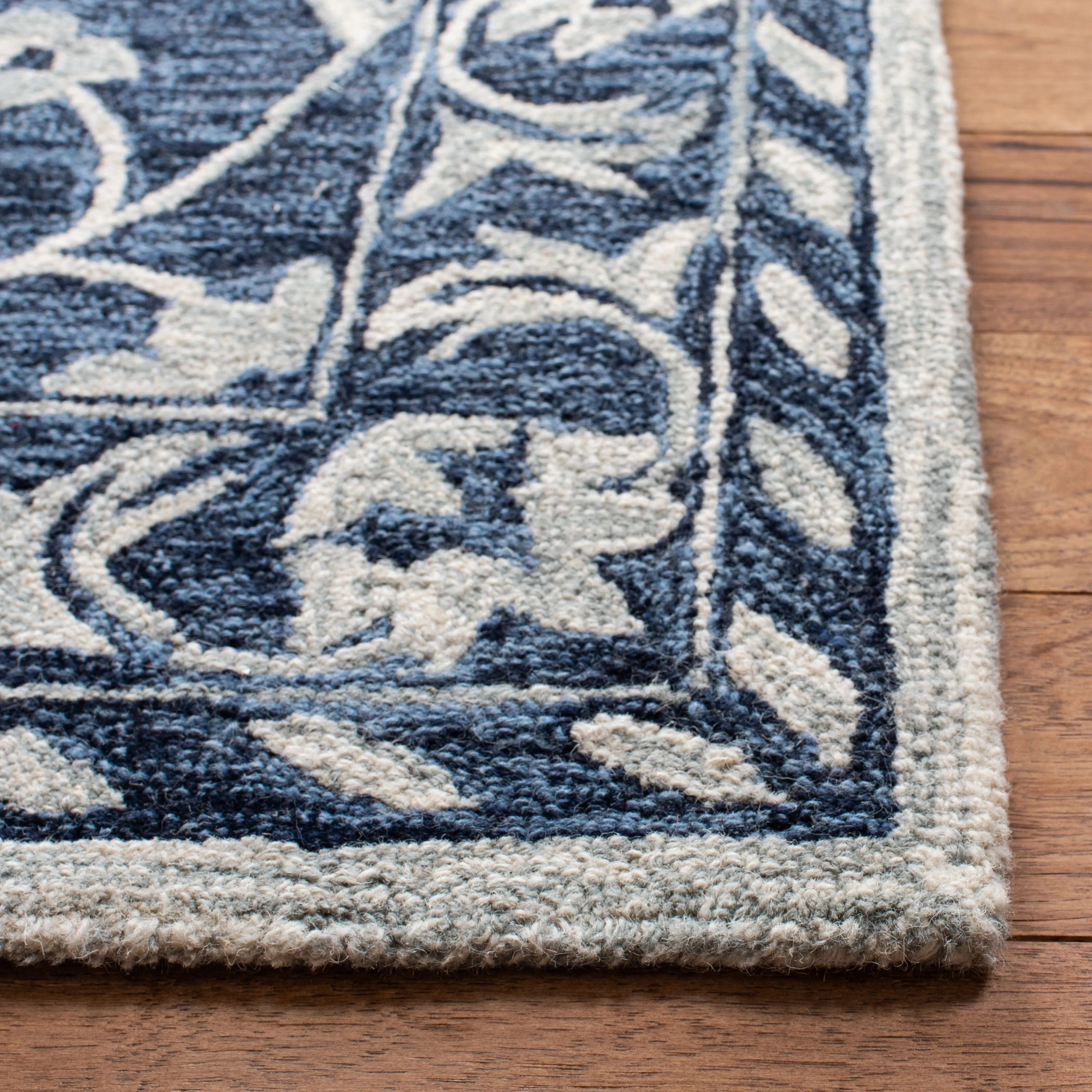 SAFAVIEH Handmade Micro-Loop Fjoralba Transitional Floral Wool Rug
