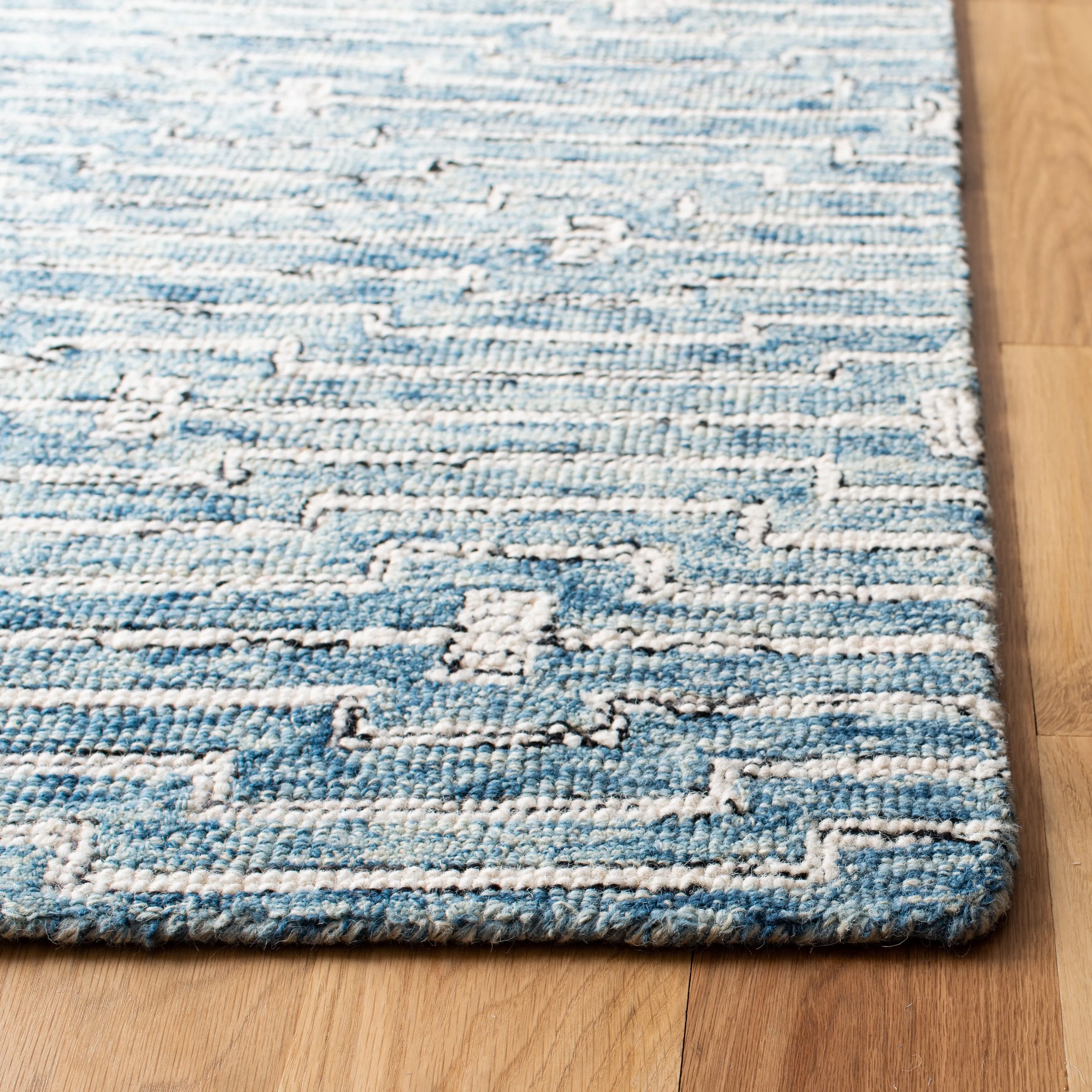SAFAVIEH Handmade Micro-Loop Gatienne Modern Wool Rug