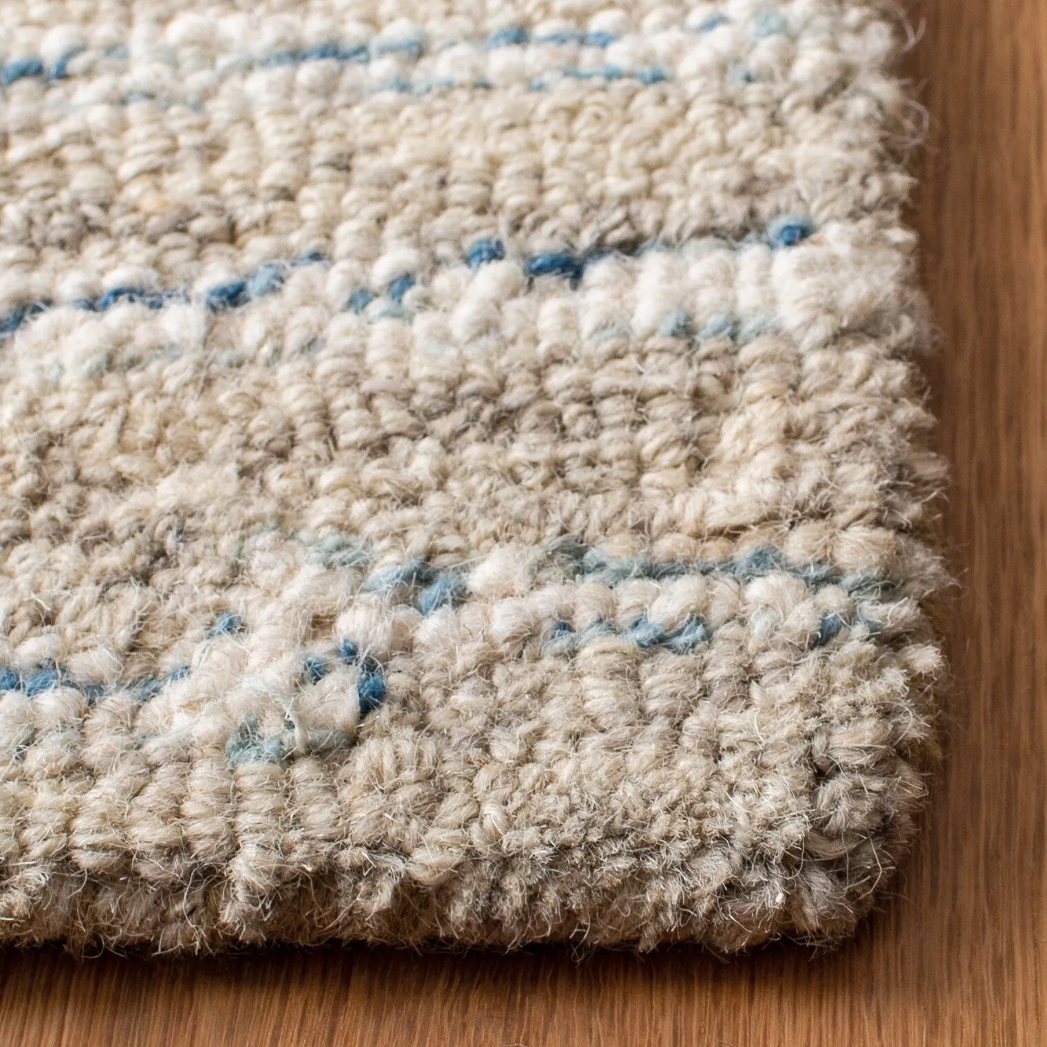 SAFAVIEH Handmade Micro-Loop Gatienne Modern Wool Rug