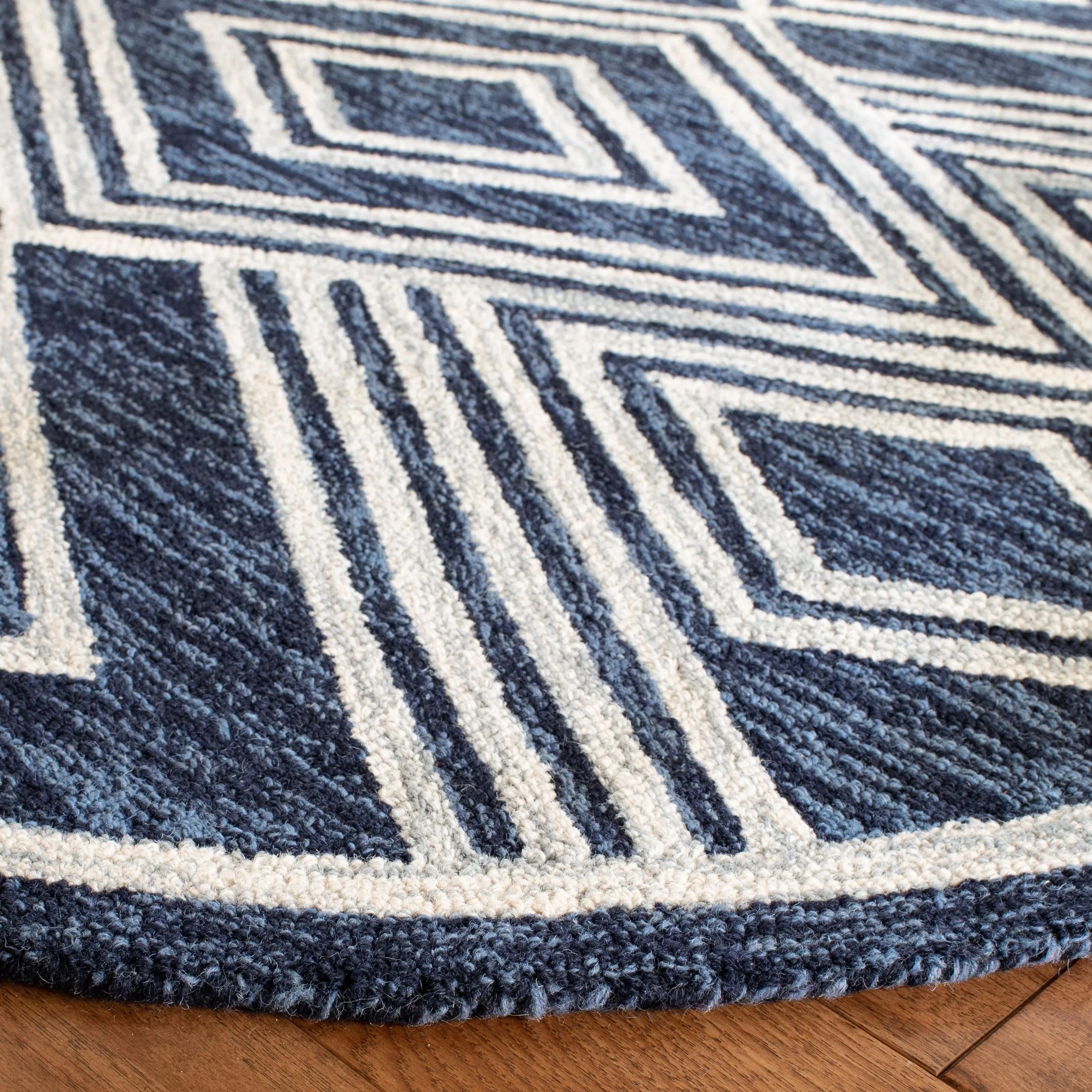 SAFAVIEH Handmade Micro-Loop Gudula Moroccan Wool Rug