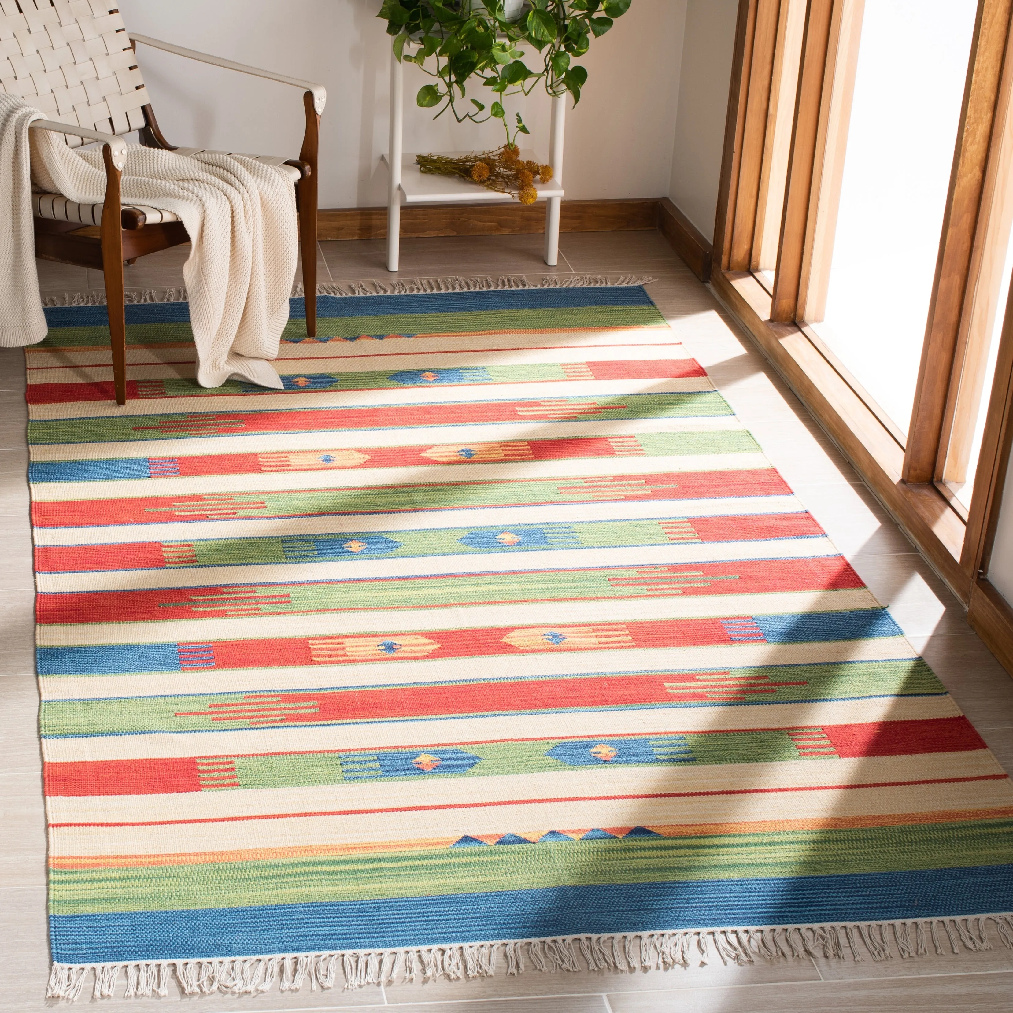 SAFAVIEH Handmade Montauk Tsunemi Southwestern Cotton Fringe Rug
