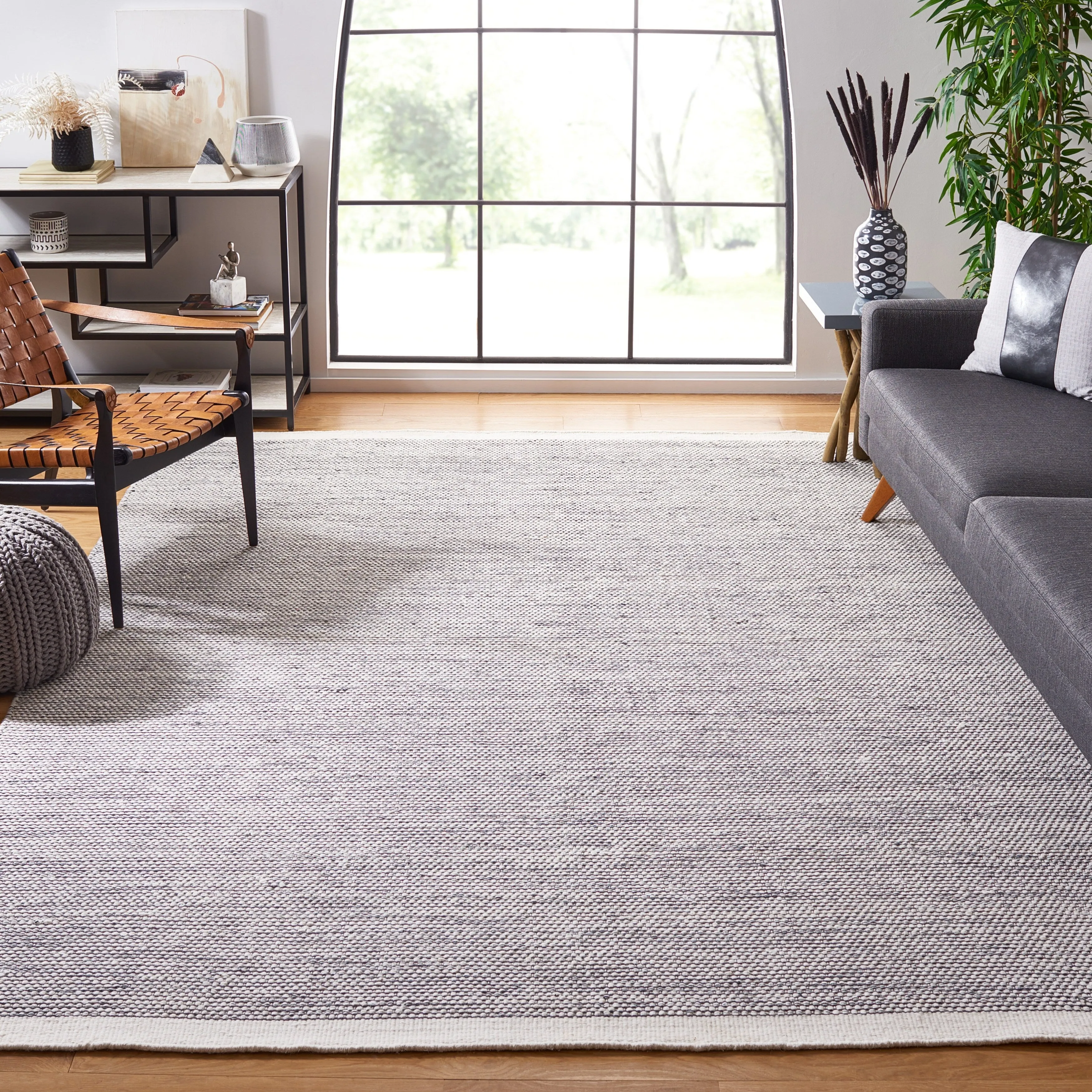SAFAVIEH Handmade Natura Ludmila Farmhouse Wool Rug