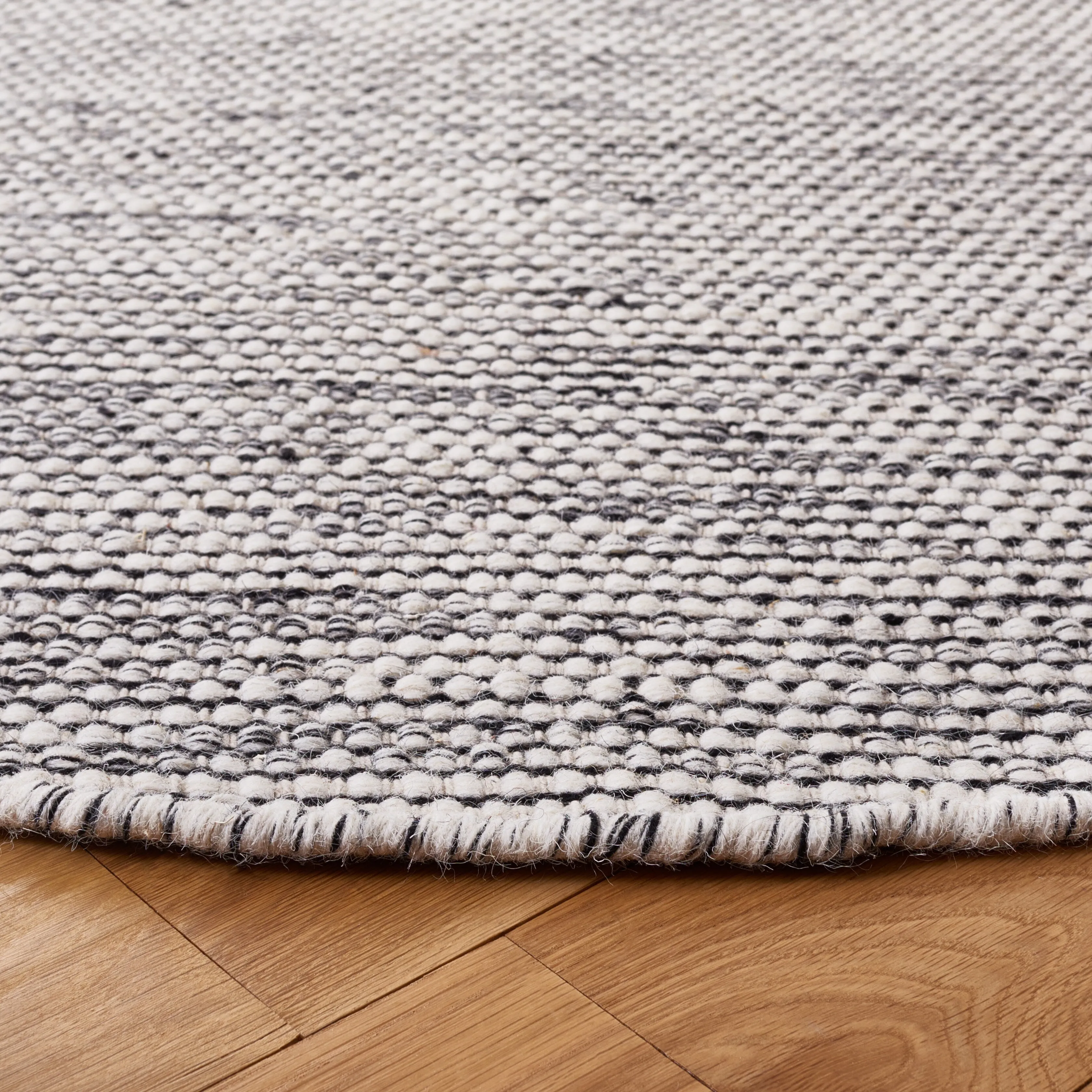 SAFAVIEH Handmade Natura Ludmila Farmhouse Wool Rug