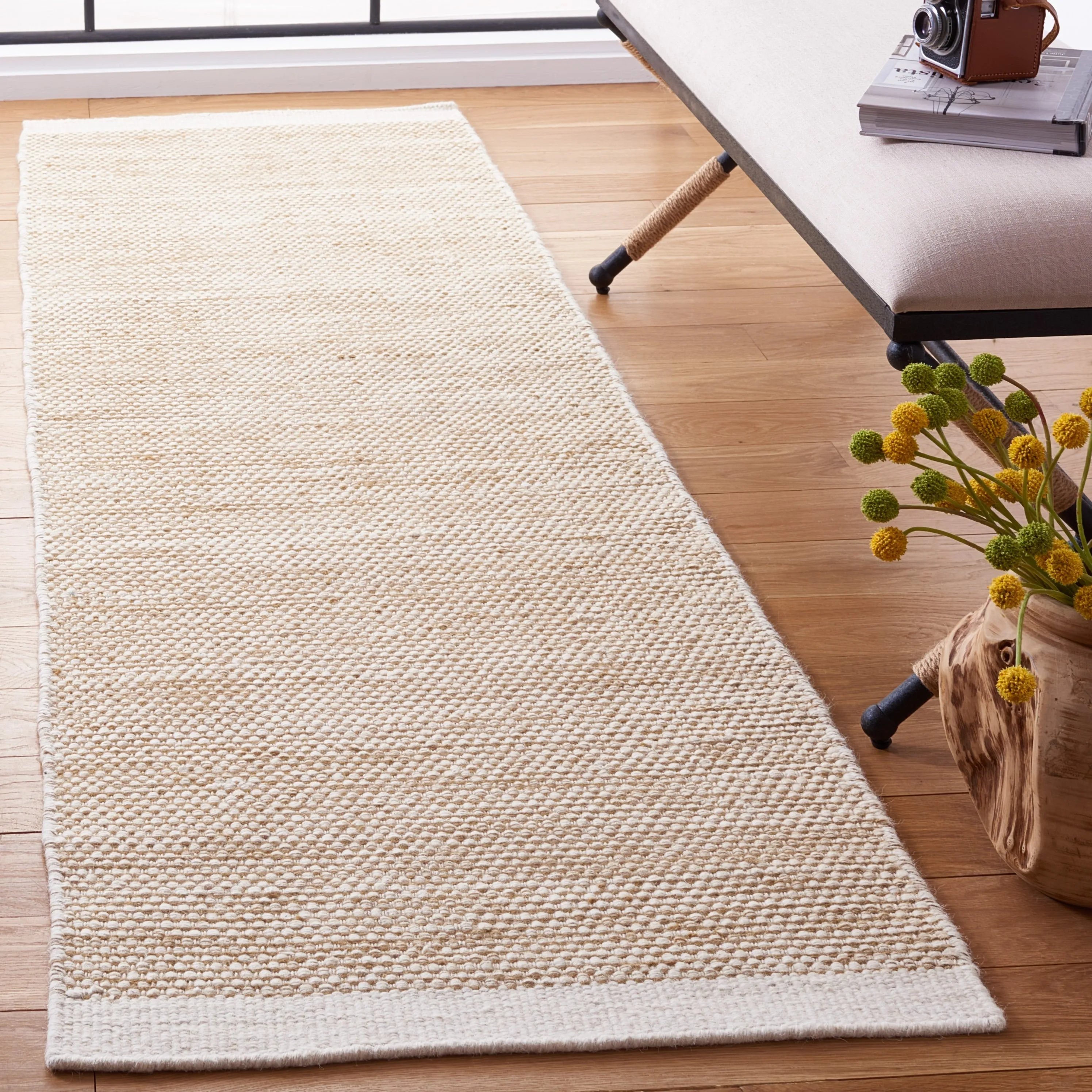SAFAVIEH Handmade Natura Ludmila Farmhouse Wool Rug