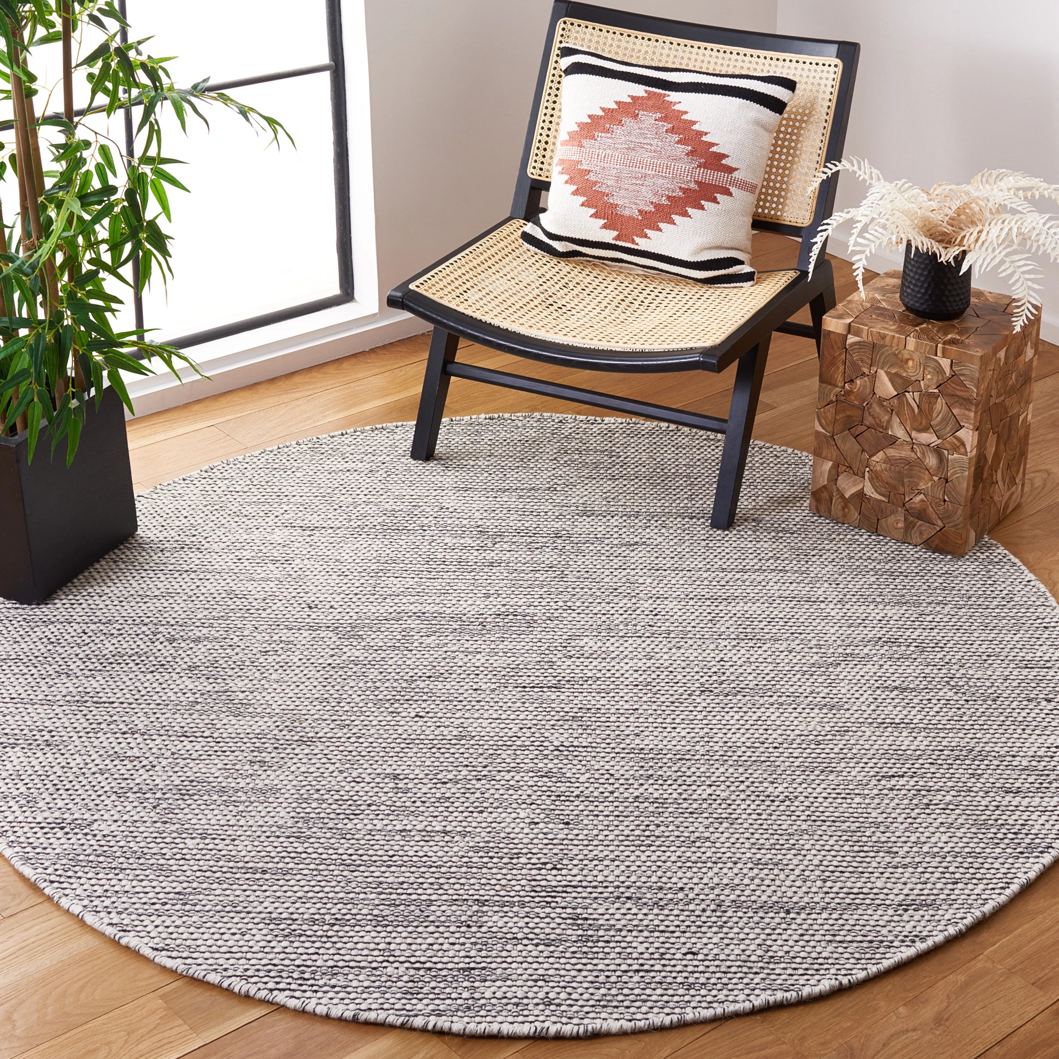 SAFAVIEH Handmade Natura Ludmila Farmhouse Wool Rug