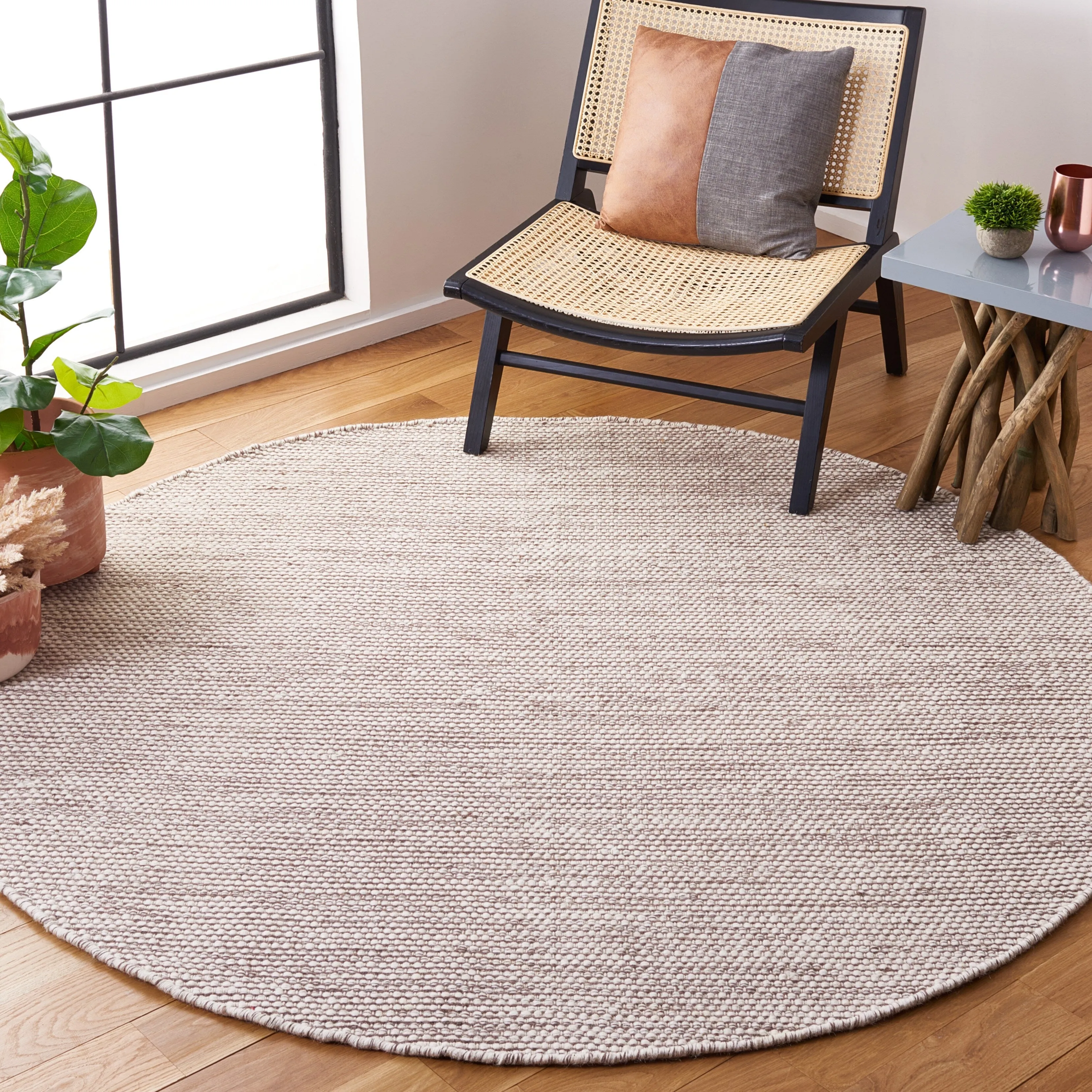 SAFAVIEH Handmade Natura Ludmila Farmhouse Wool Rug