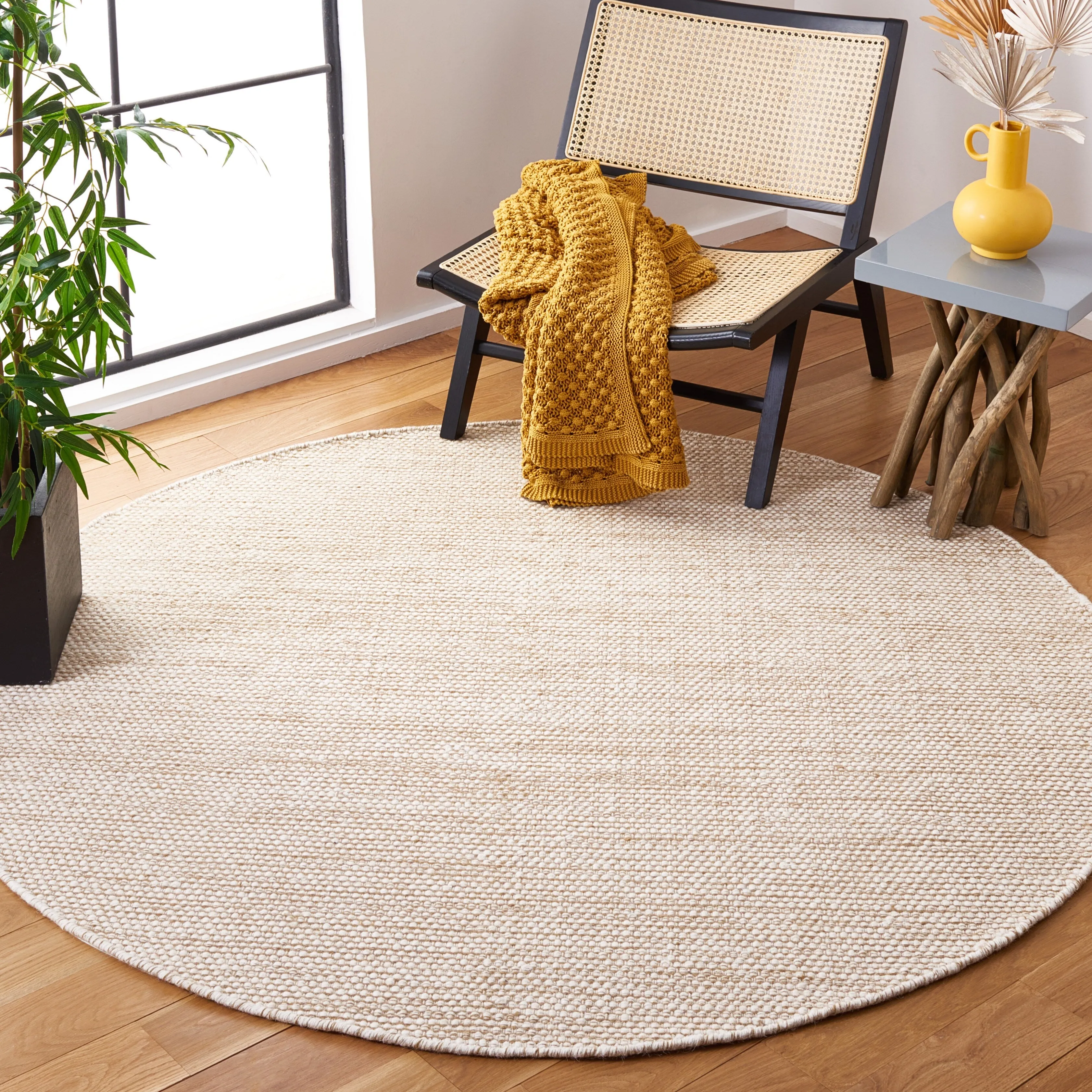 SAFAVIEH Handmade Natura Ludmila Farmhouse Wool Rug