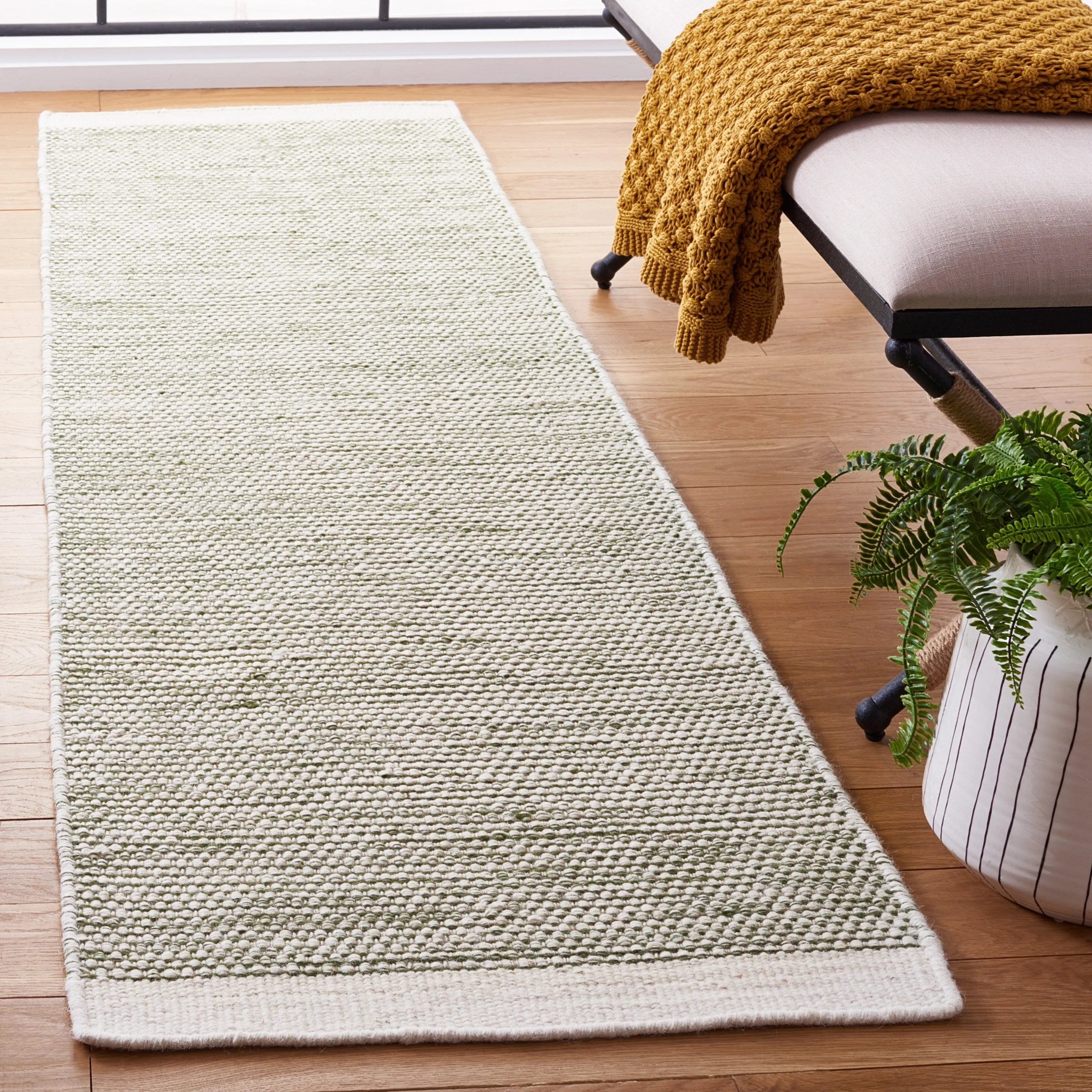 SAFAVIEH Handmade Natura Ludmila Farmhouse Wool Rug
