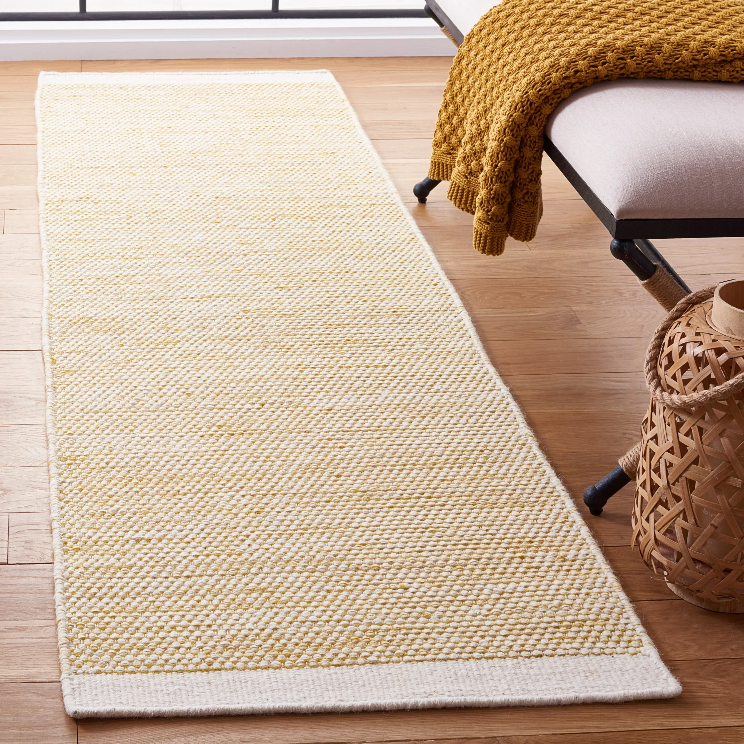 SAFAVIEH Handmade Natura Ludmila Farmhouse Wool Rug